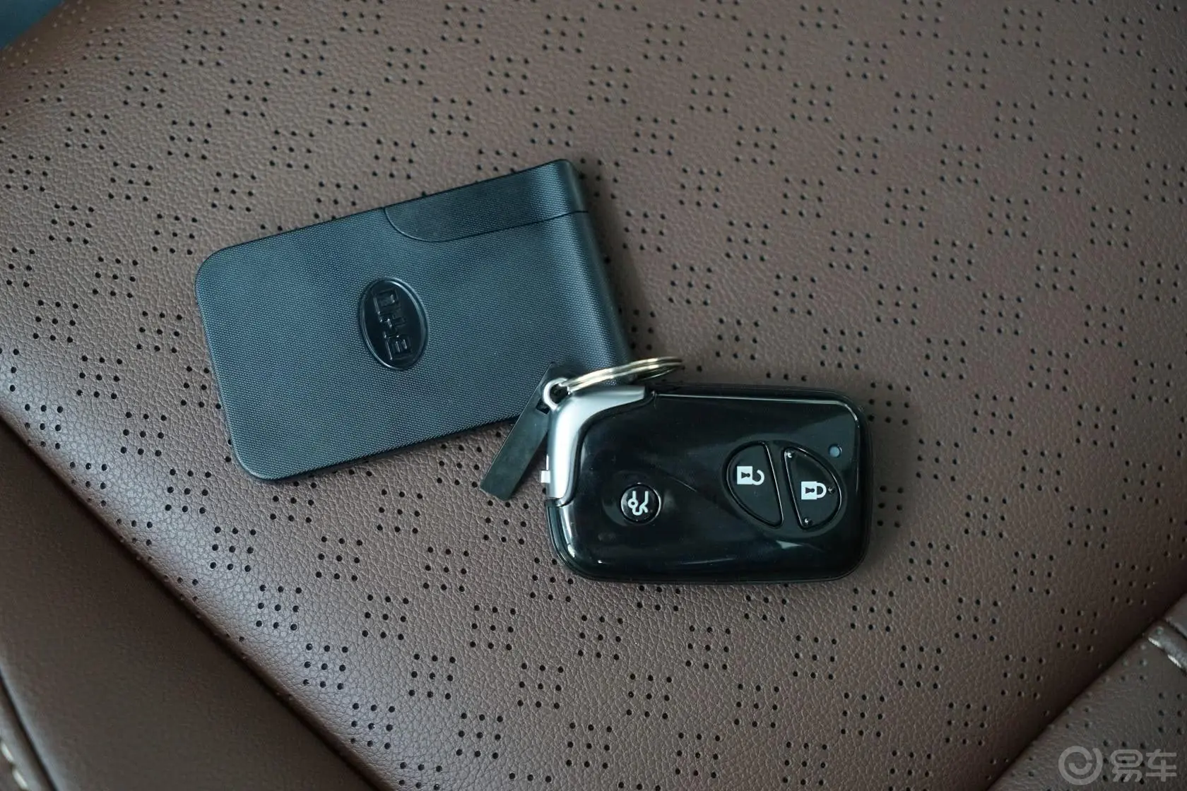 比亚迪S71.5T 手动 尊贵型 7座钥匙