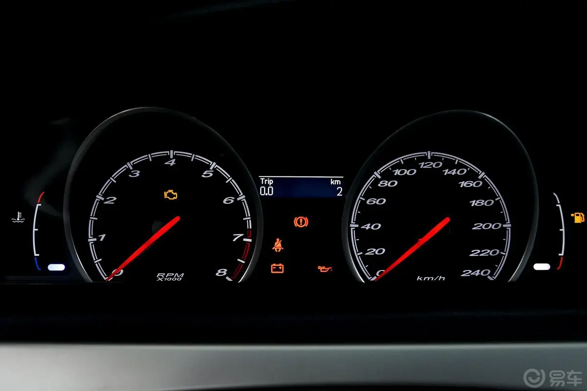 MG6掀背 1.8L MT 驾值版仪表盘背光显示