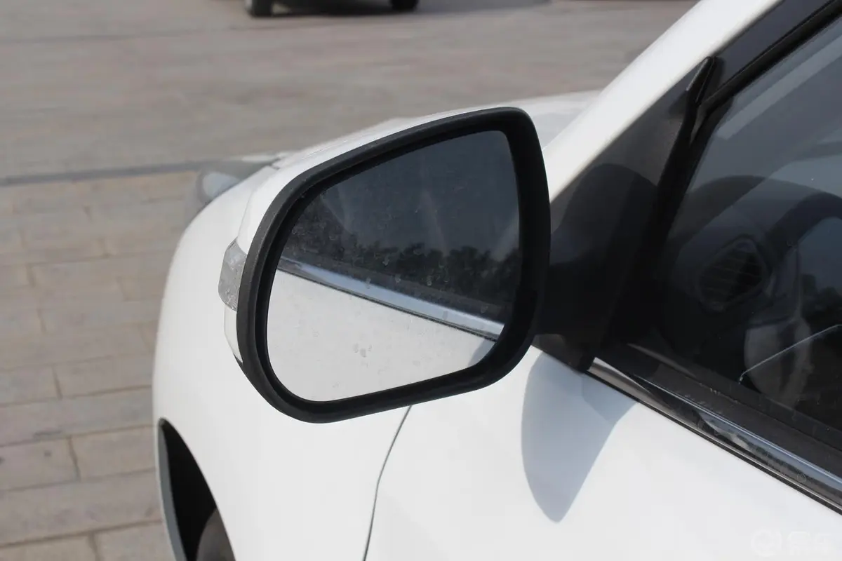 豪情SUV2.4L MT 两驱 豪华型后视镜镜面（后）