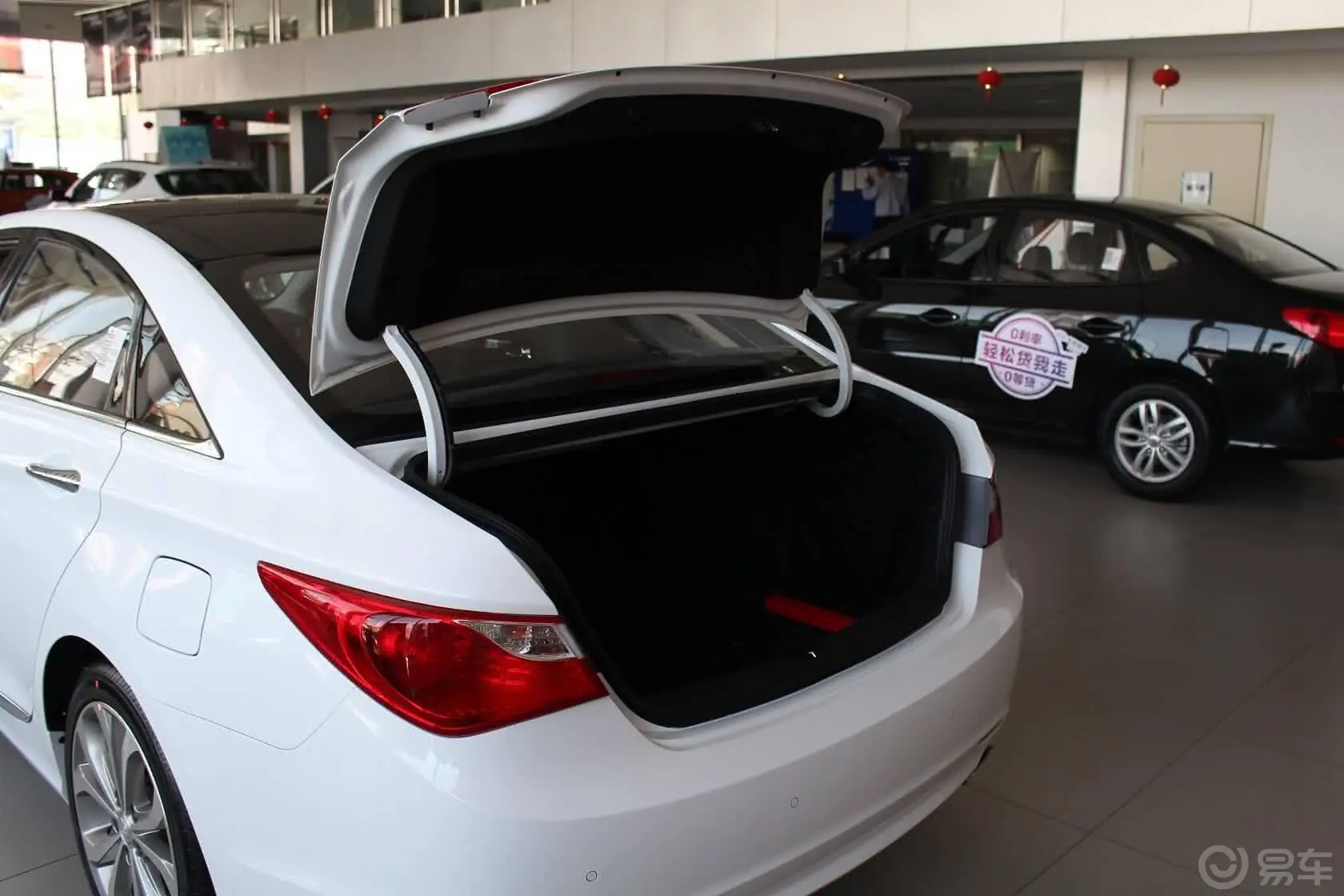 索纳塔经典 2.4L 自动 豪华版 国五行李厢开口范围