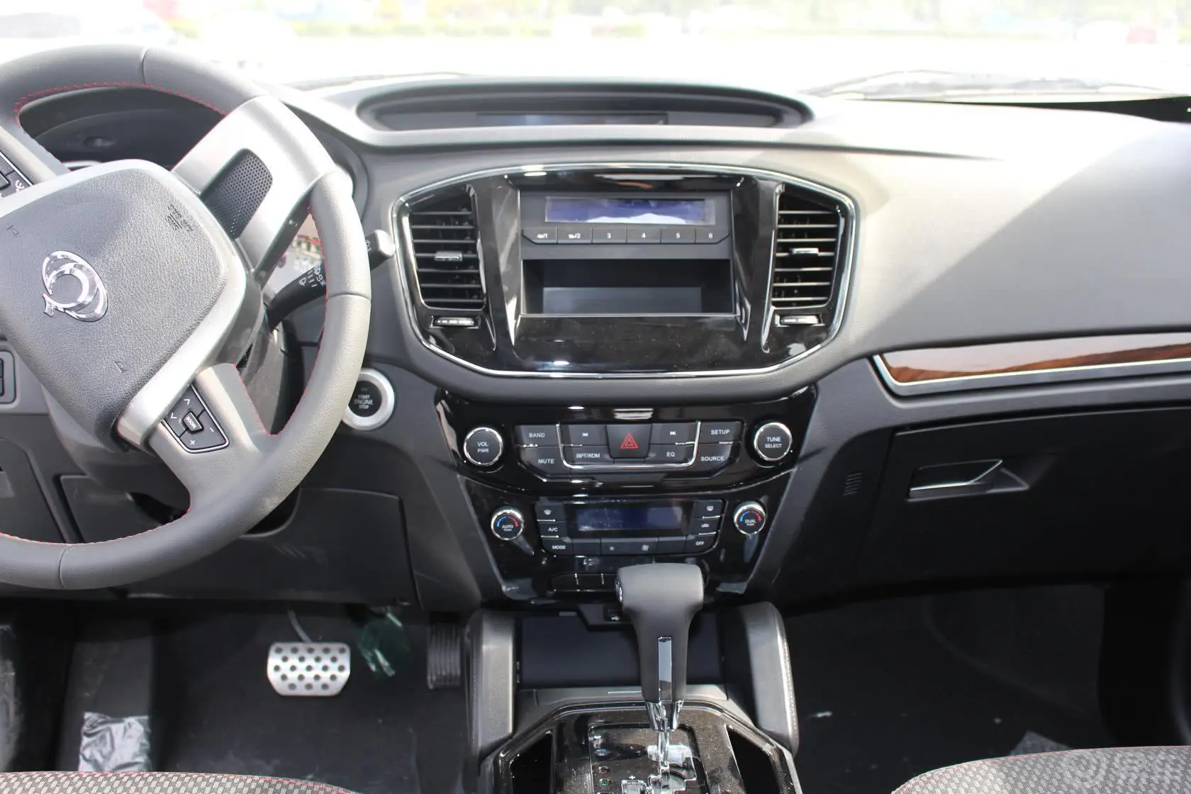吉利GX7运动版 2.0L 自动 豪华型中控台驾驶员方向