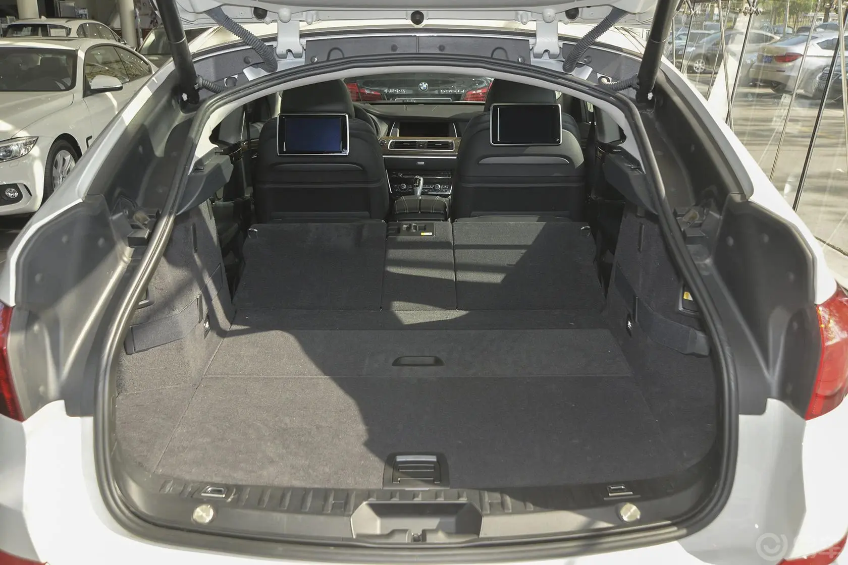 宝马5系GT535i 豪华型行李箱空间