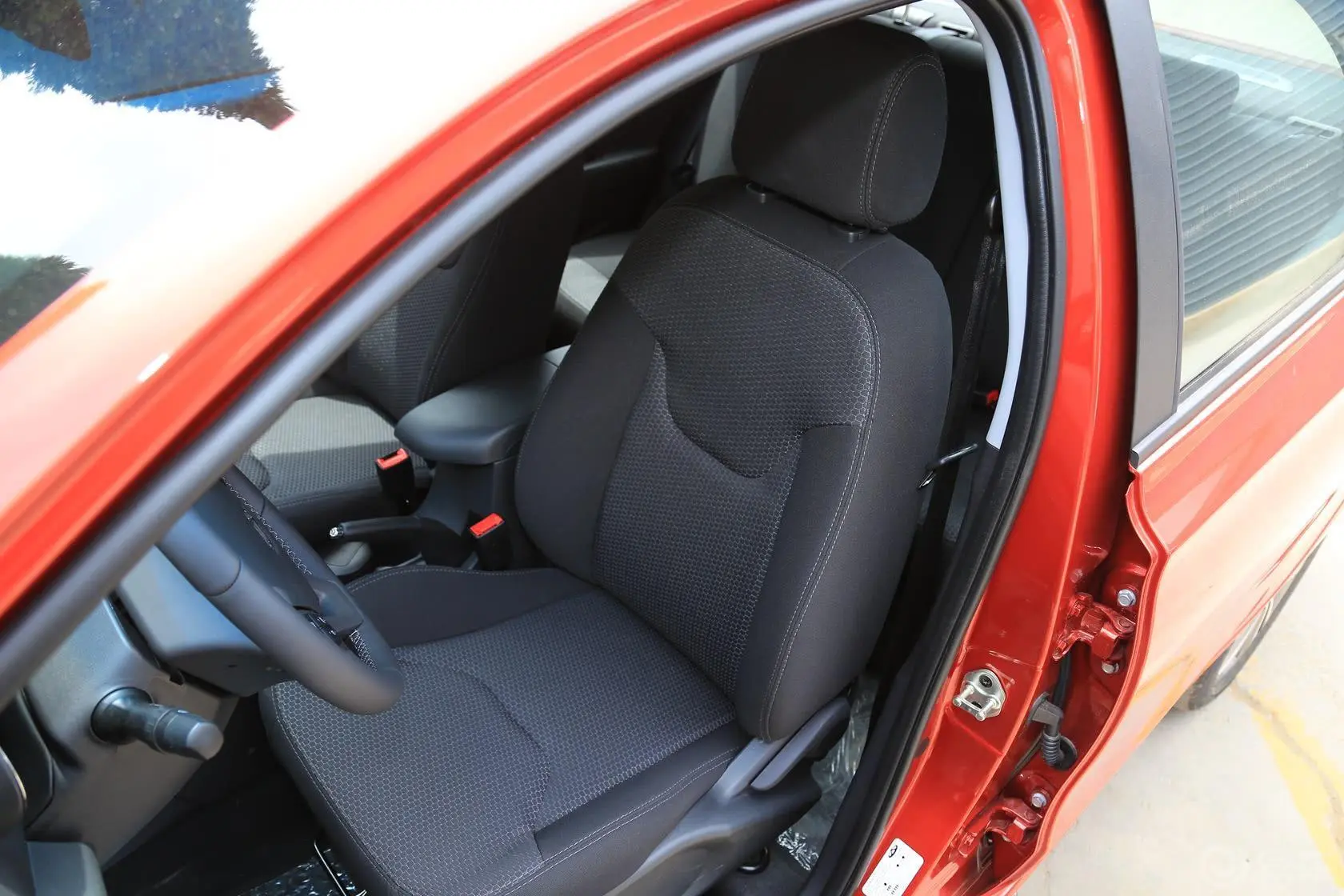 艾瑞泽31.5L 自动 够劲版驾驶员座椅