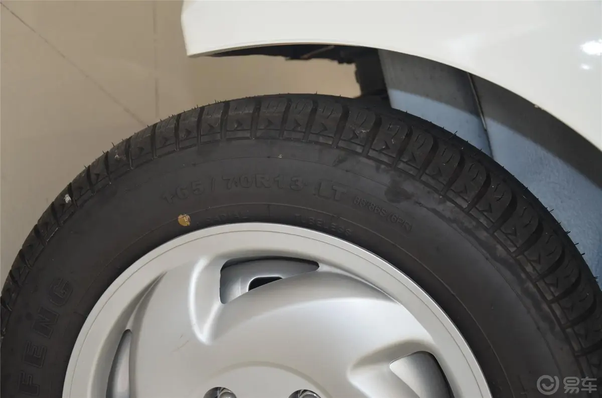 长安之星21.0L 手动 CNG 基本型轮胎规格
