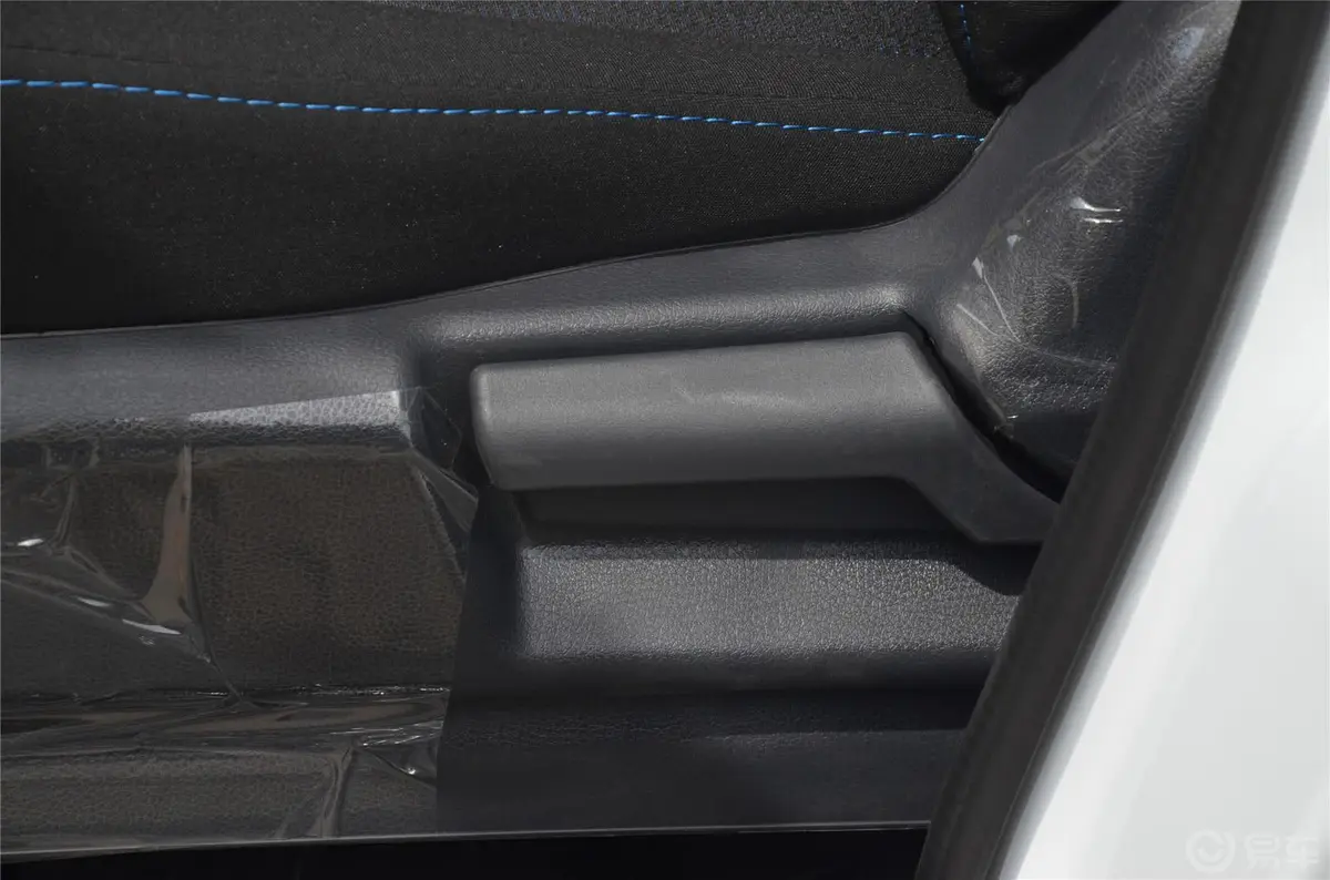 欧诺S1.3L 手动 幸福版座椅调节键