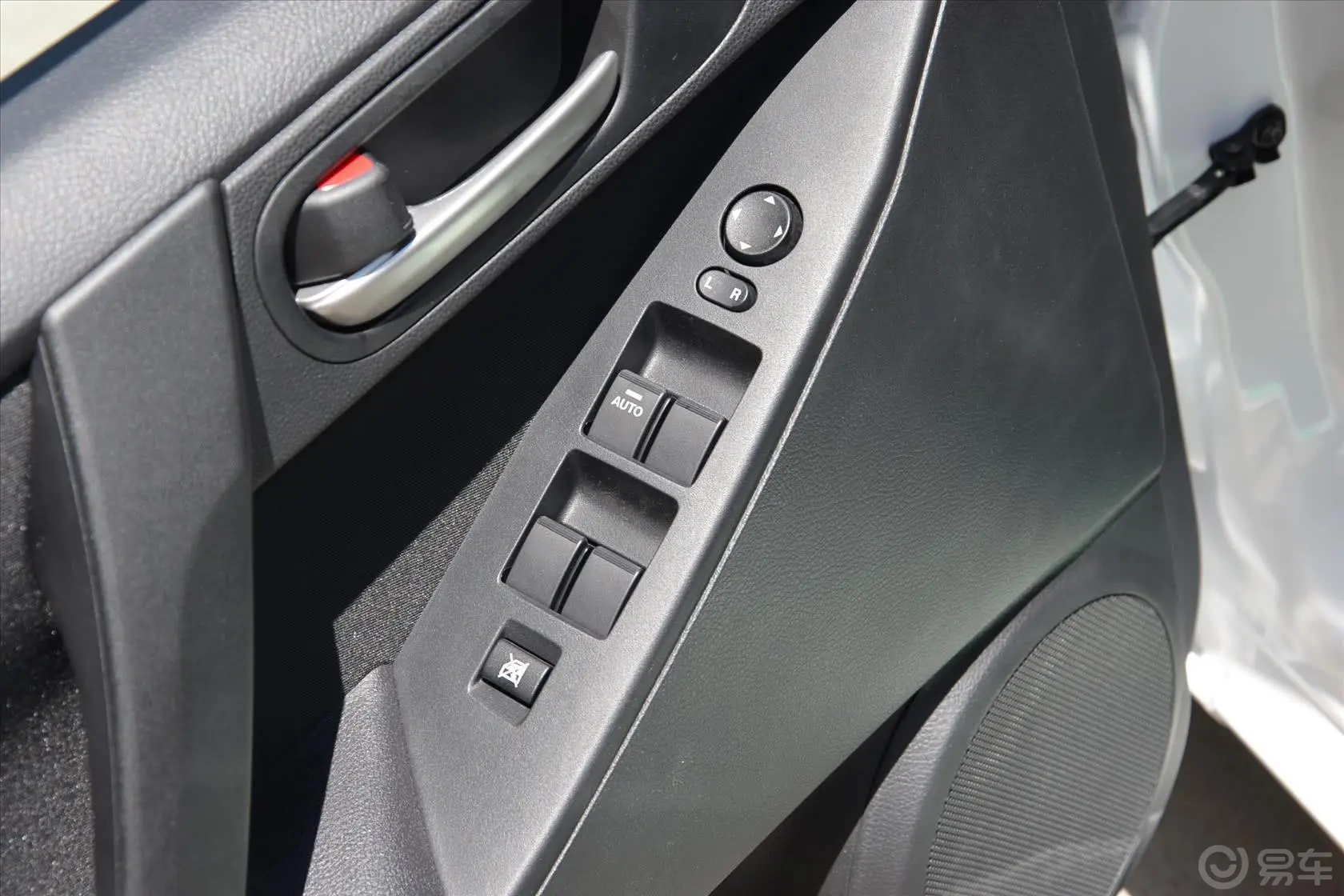 马自达3 星骋两厢 1.6L 手动 舒适型车窗升降键