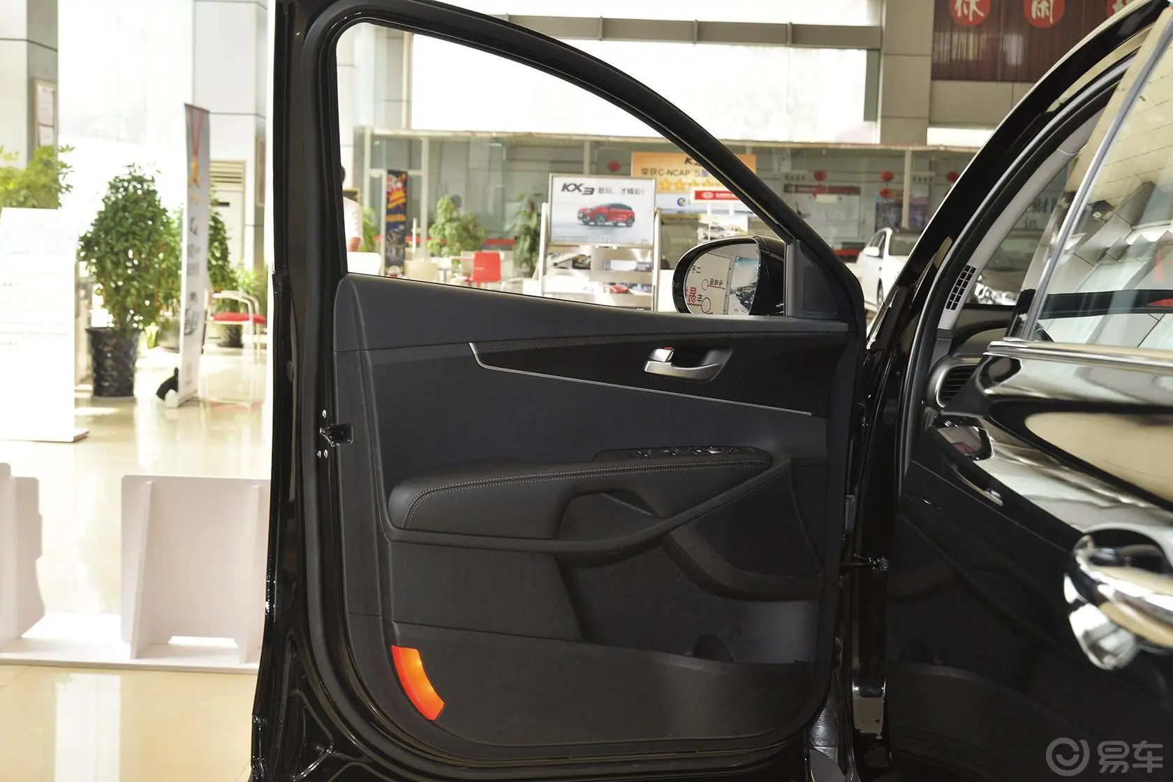 索兰托索兰托L 2.4GDI 汽油 4WD 运动版 五座 国V驾驶员侧车门内门板