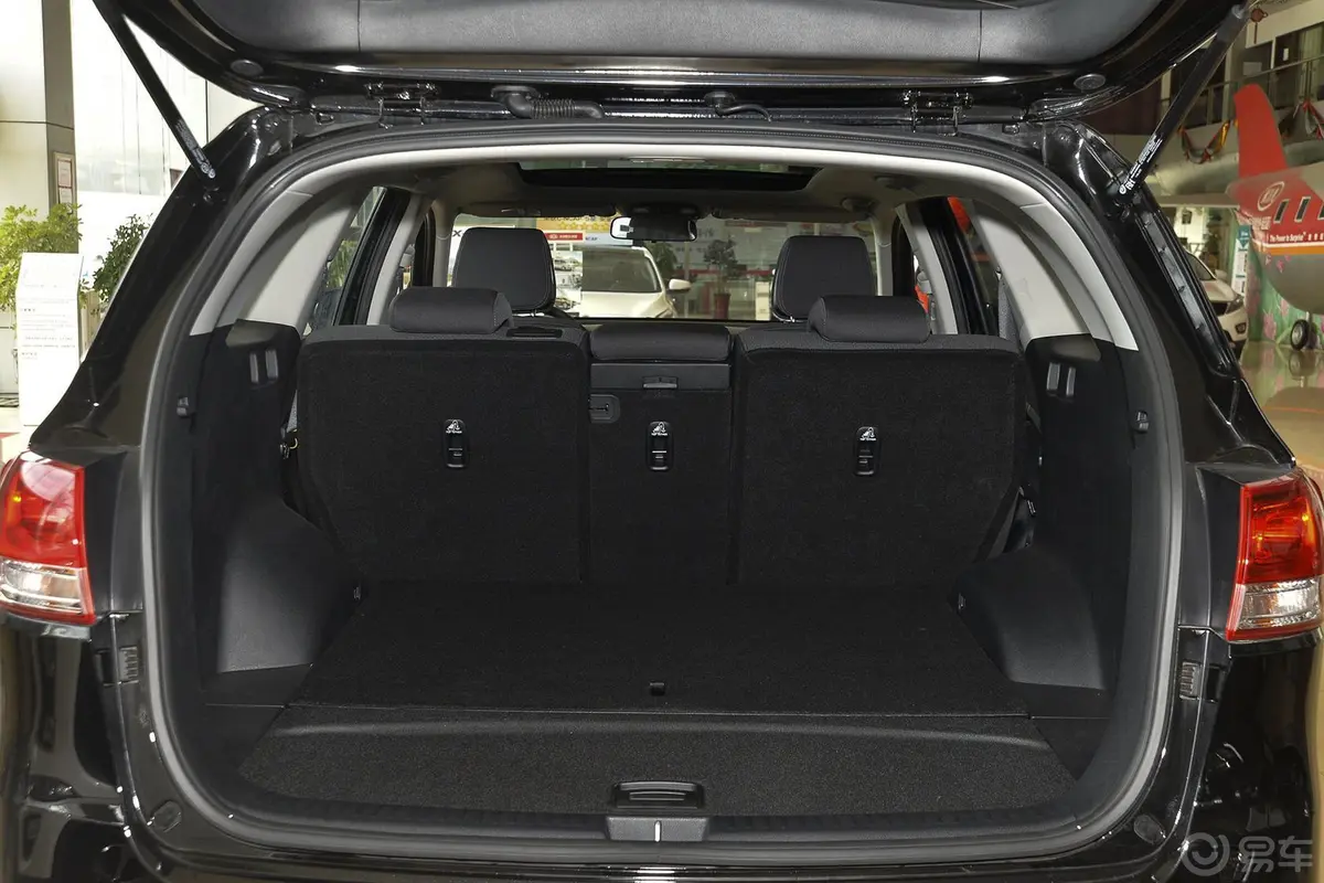 索兰托索兰托L 2.4GDI 汽油 4WD 运动版 五座 国V行李箱空间