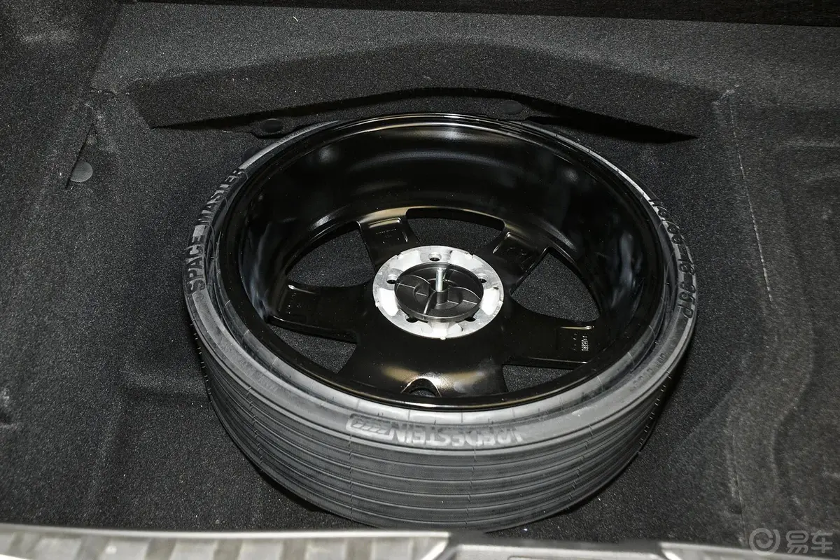 Quattroporte3.0T 标准型备胎