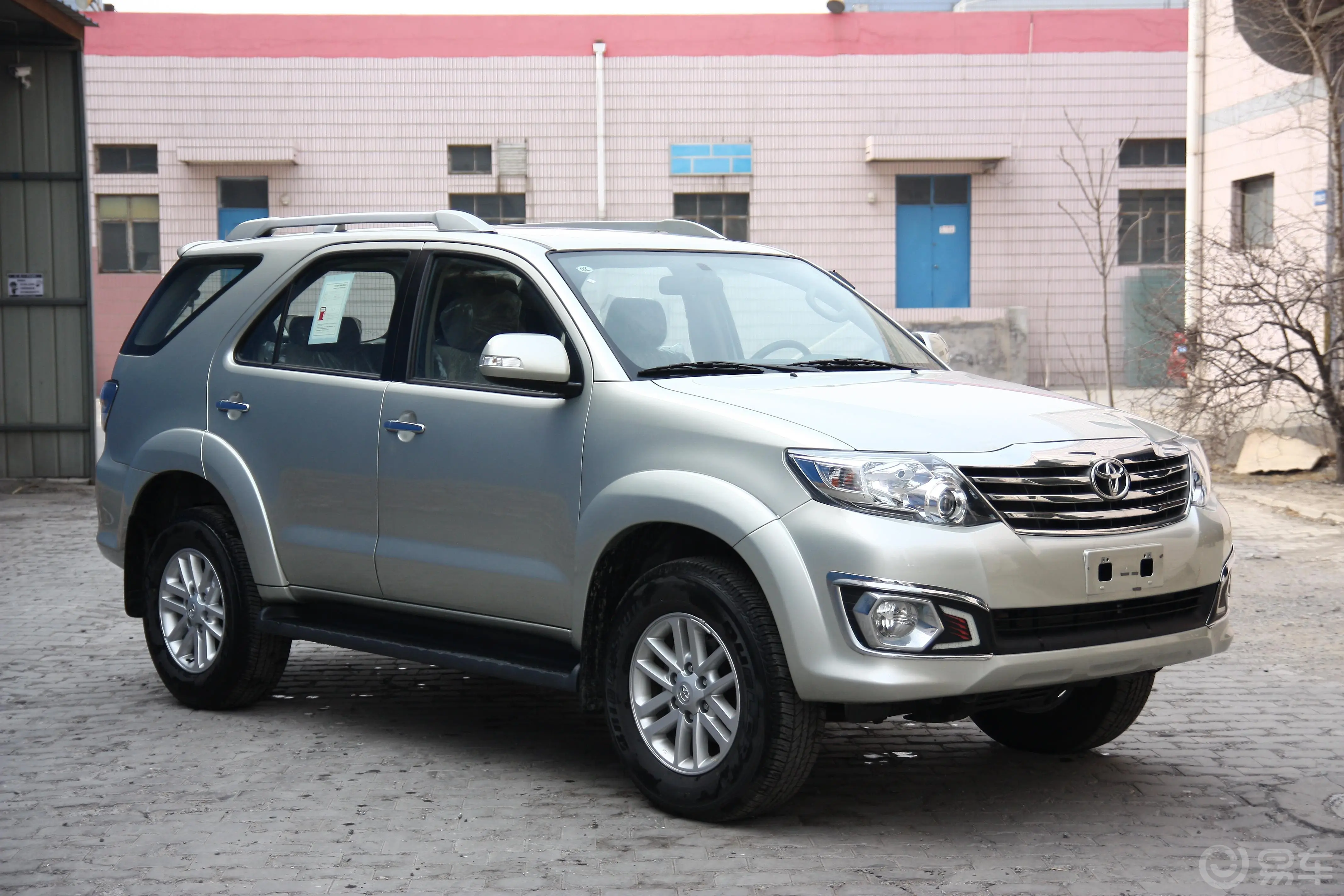 Fortuner2.7L 4AT 2700中东版 平行进口侧前45度车头向右水平