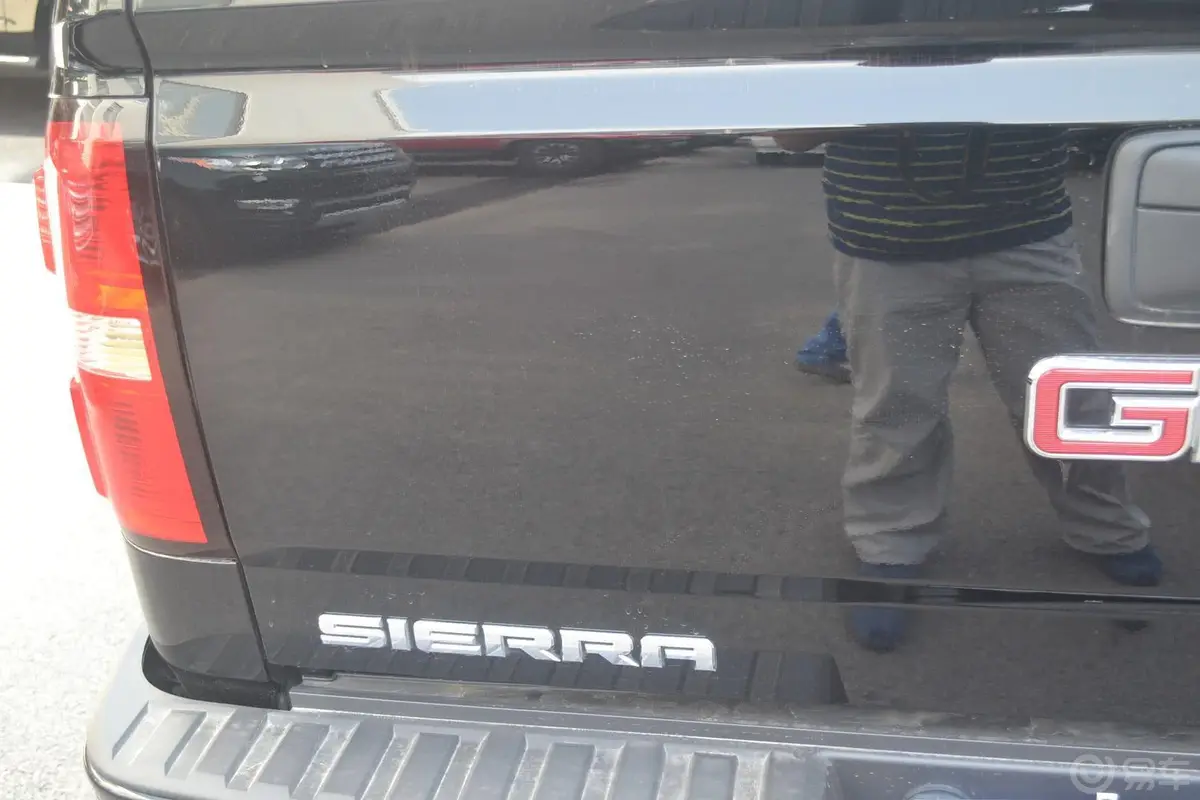 GMC Sierra5.3L 自动 DENALI 1500尾标