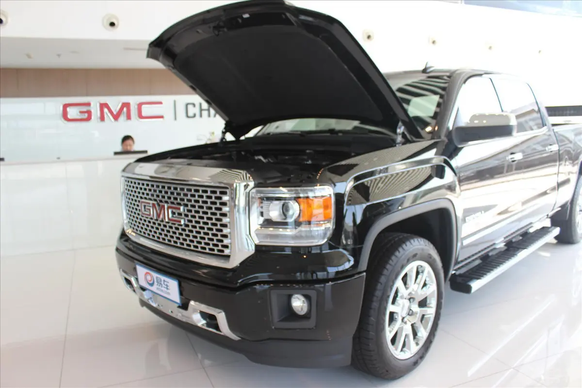 GMC Sierra5.3L 6AT 四驱版内饰