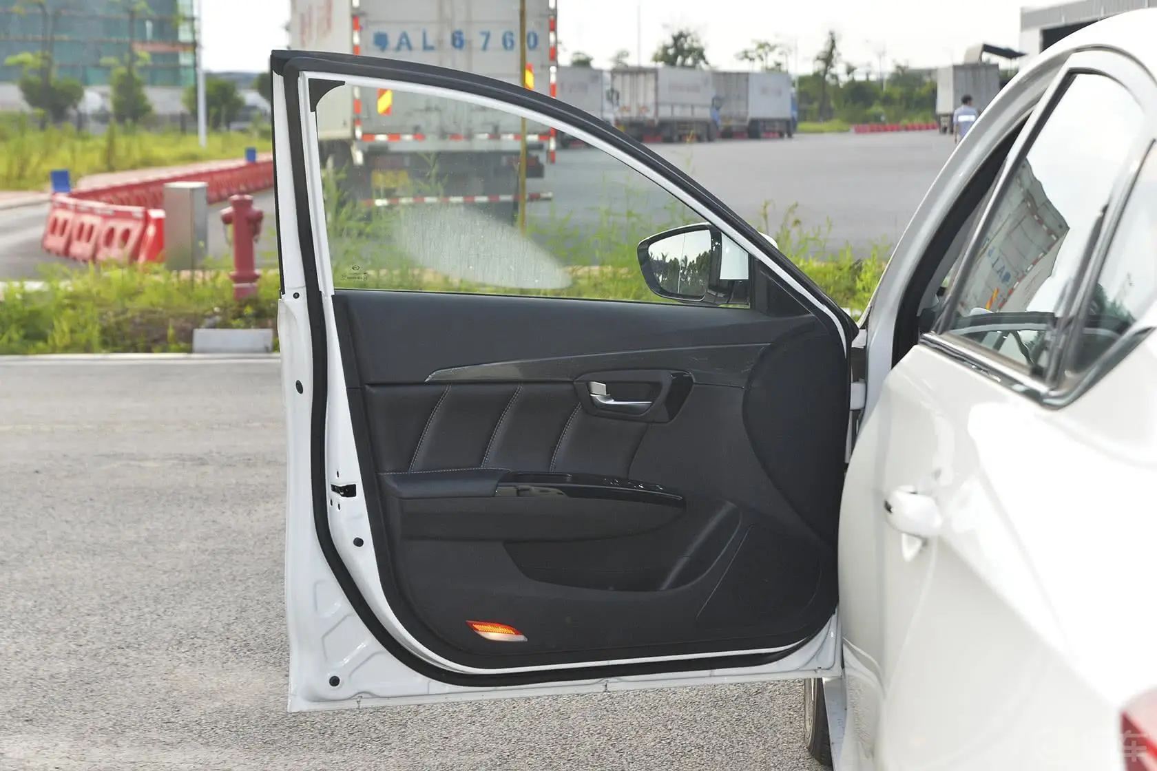 传祺GA61.6T 手动 风尚版驾驶员侧车门内门板