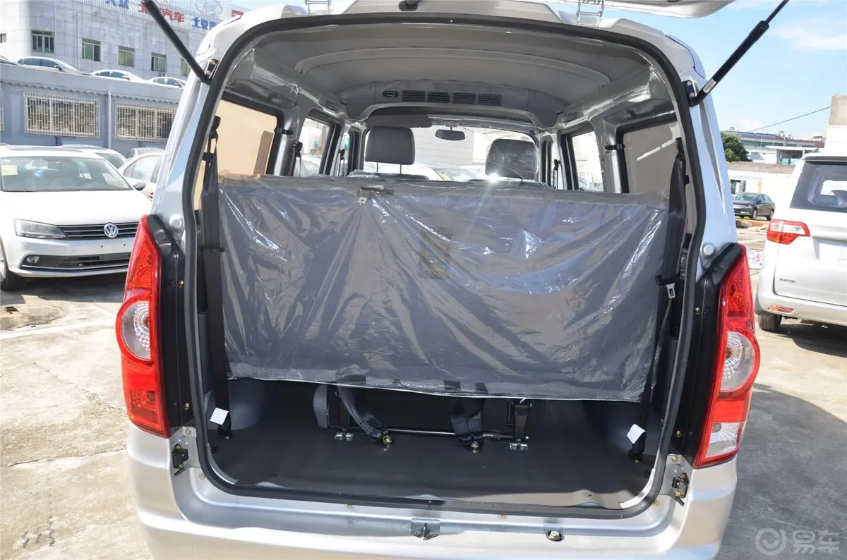 威旺3061.2L 手动超值版 舒适型A12行李箱空间
