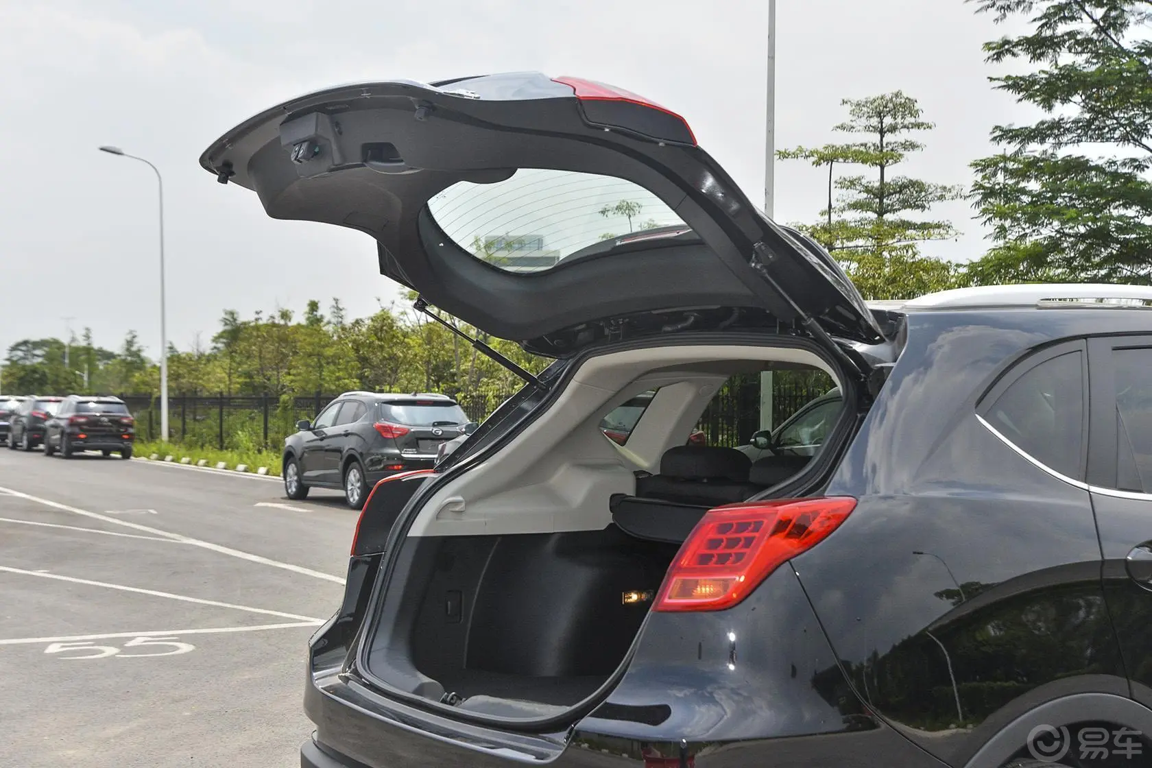 传祺GS5 Super1.8T 双离合 前驱 舒适版行李厢开口范围