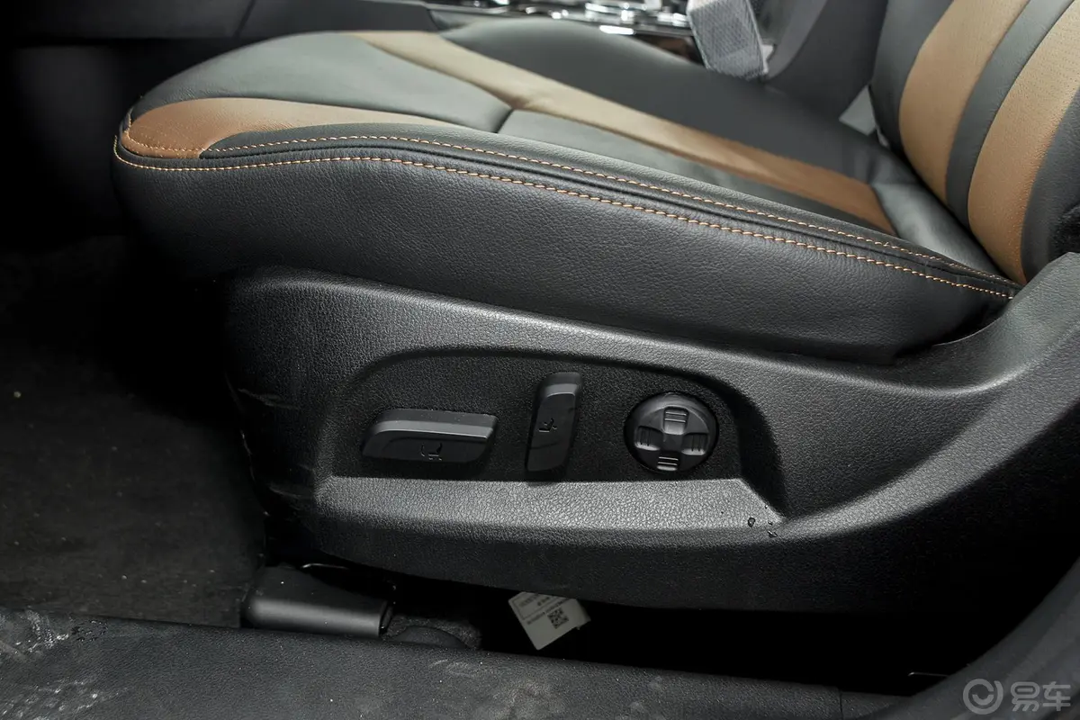 传祺GS5 Super1.8T 双离合 前驱 尊贵版座椅调节键