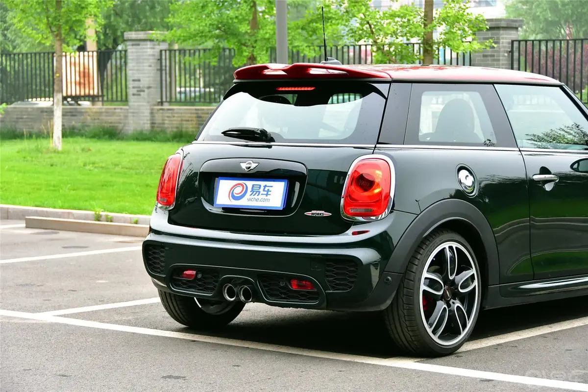 MINI JCW2.0T JCW车尾局部