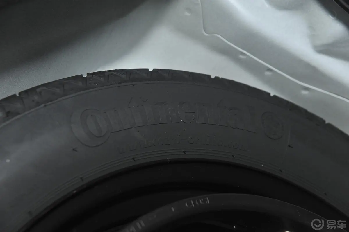 奔驰E级(进口)E320 Coupe备胎品牌