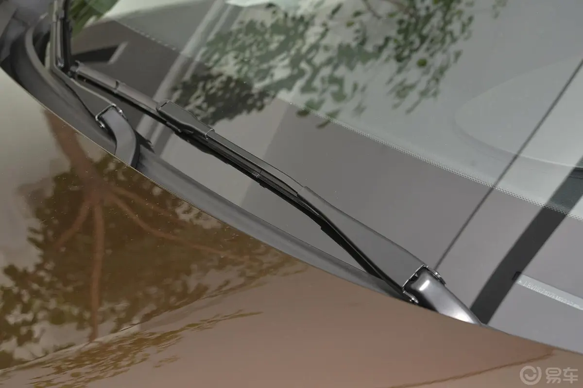 宝马X1sDrive18i 时尚型雨刷器（前）