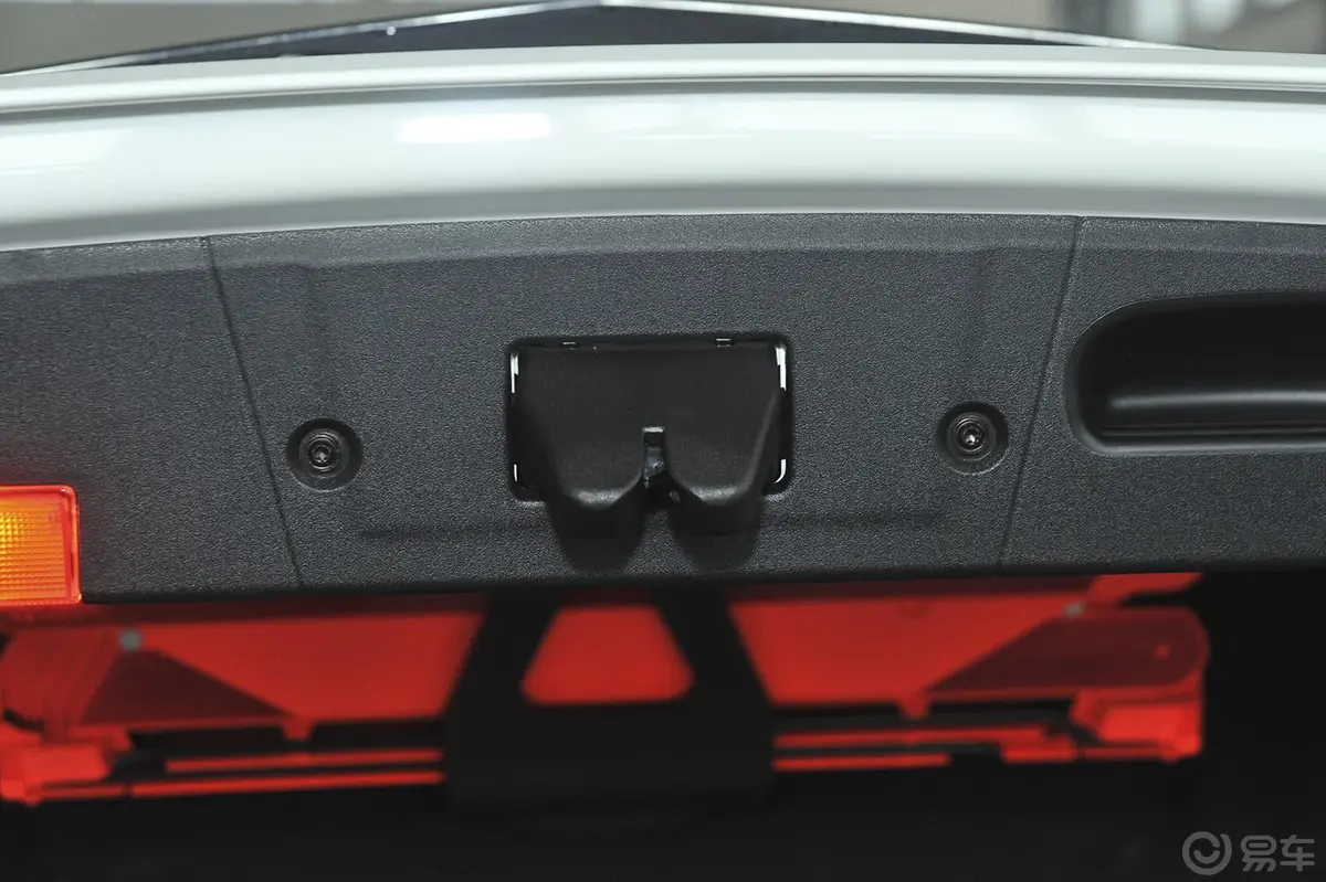 奔驰E级(进口)E320 Coupe空间