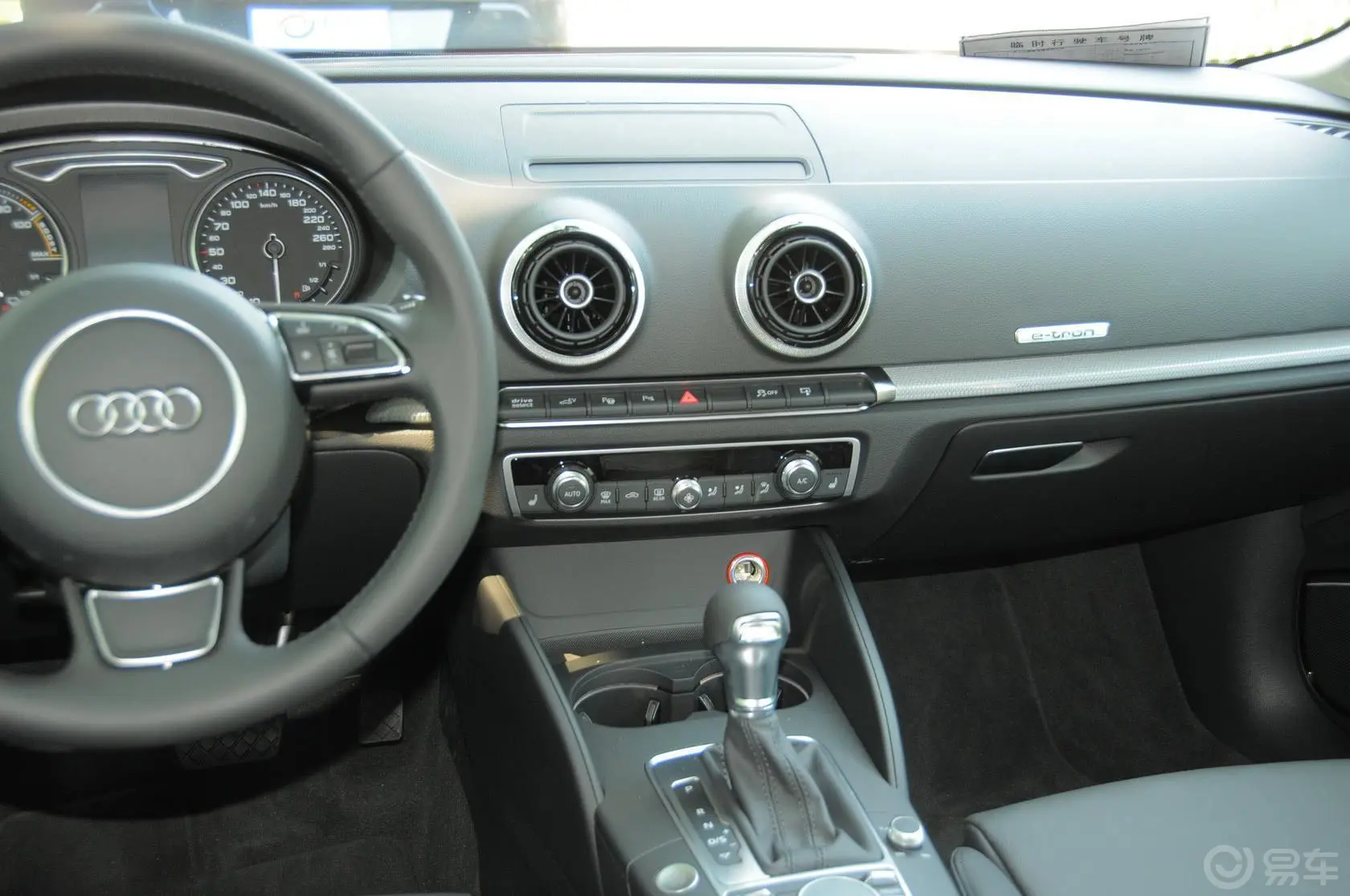 奥迪A3 插电混动(进口)Sportback e-tron 运动型中控台驾驶员方向