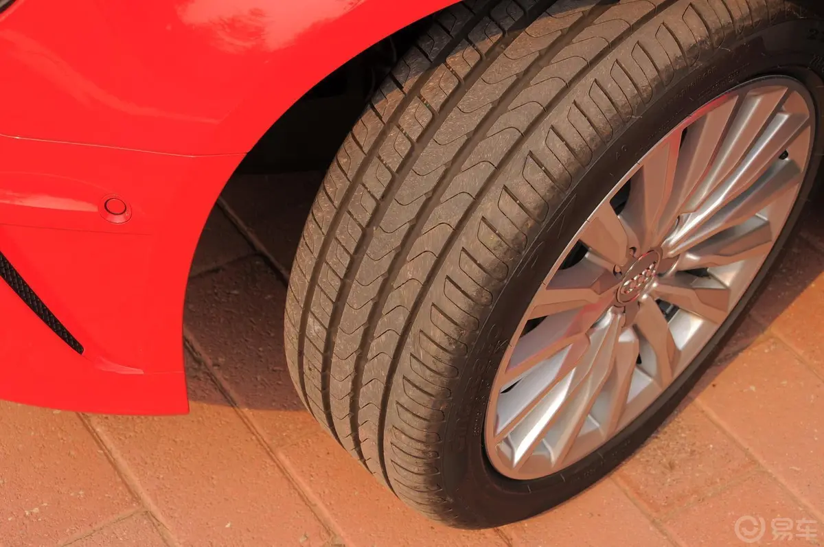奥迪A3 插电混动(进口)Sportback e-tron 运动型轮胎花纹