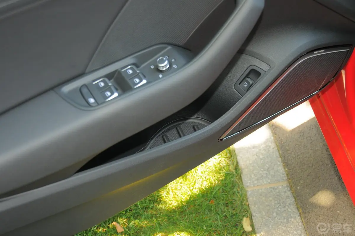 奥迪A3 插电混动(进口)Sportback e-tron 运动型驾驶员门储物盒