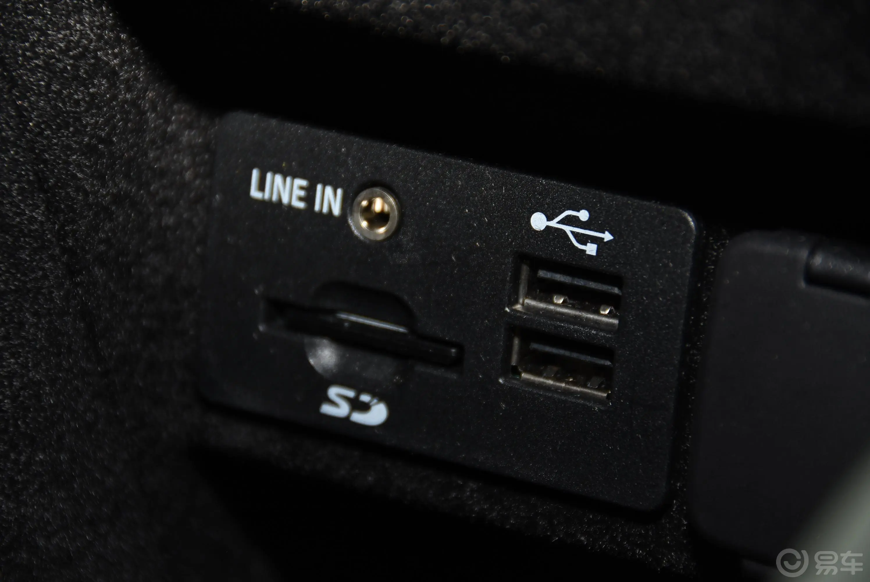 林肯MKC2.0T 四驱 总统系列USB接口