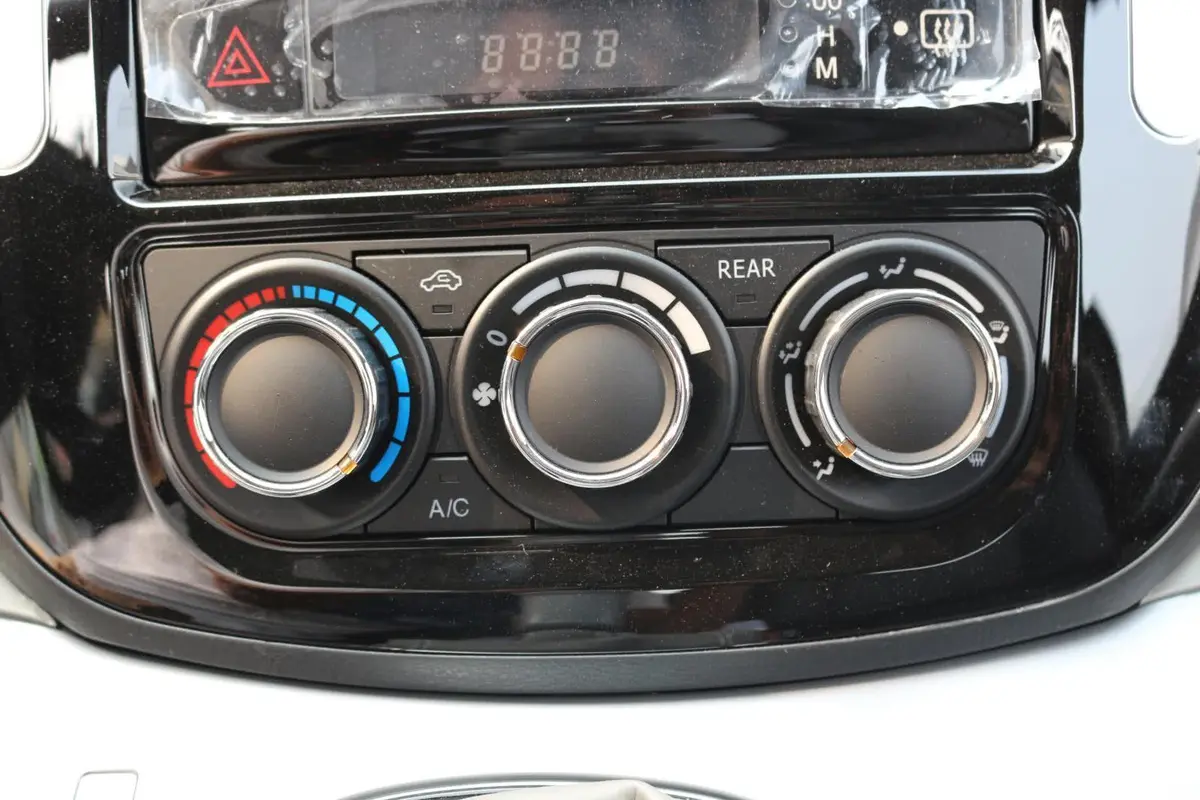 菱智M5-Q3系列 2.0L 手动 7座 豪华型 标准版空调