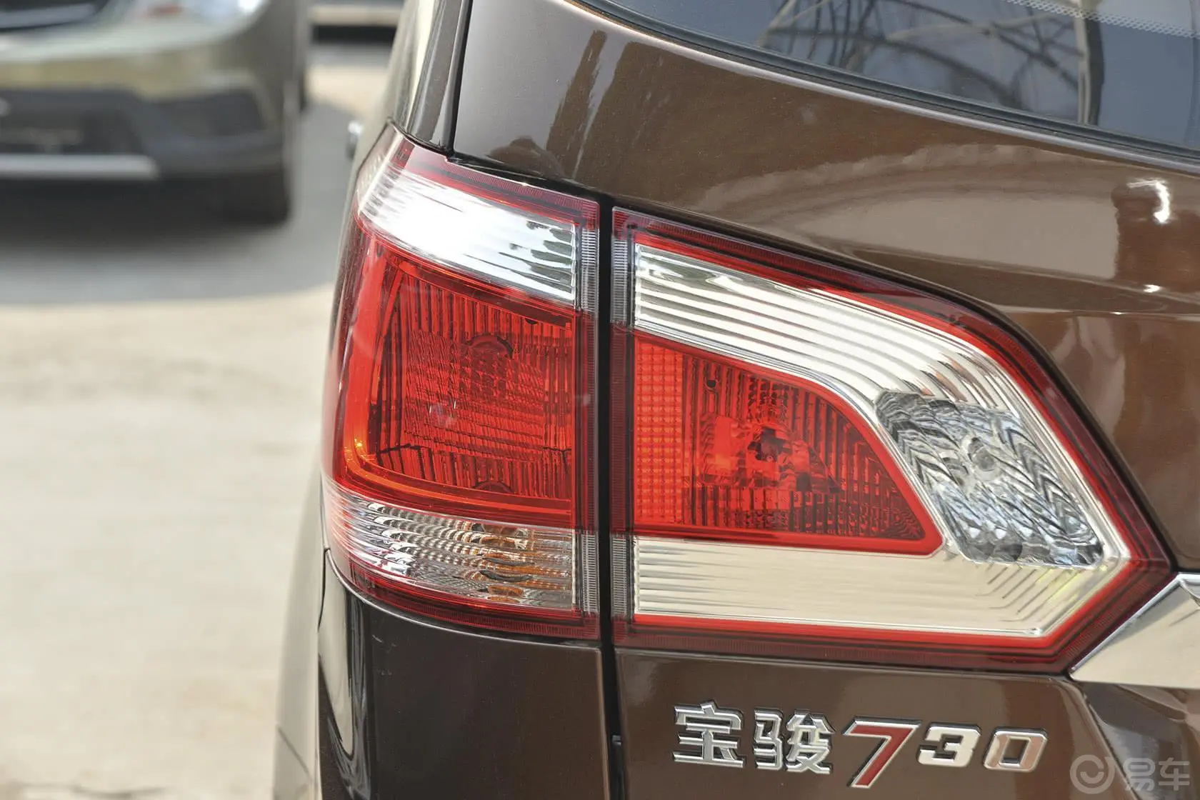 宝骏7301.5L 手动 豪华导航型 ESP版 7座外观