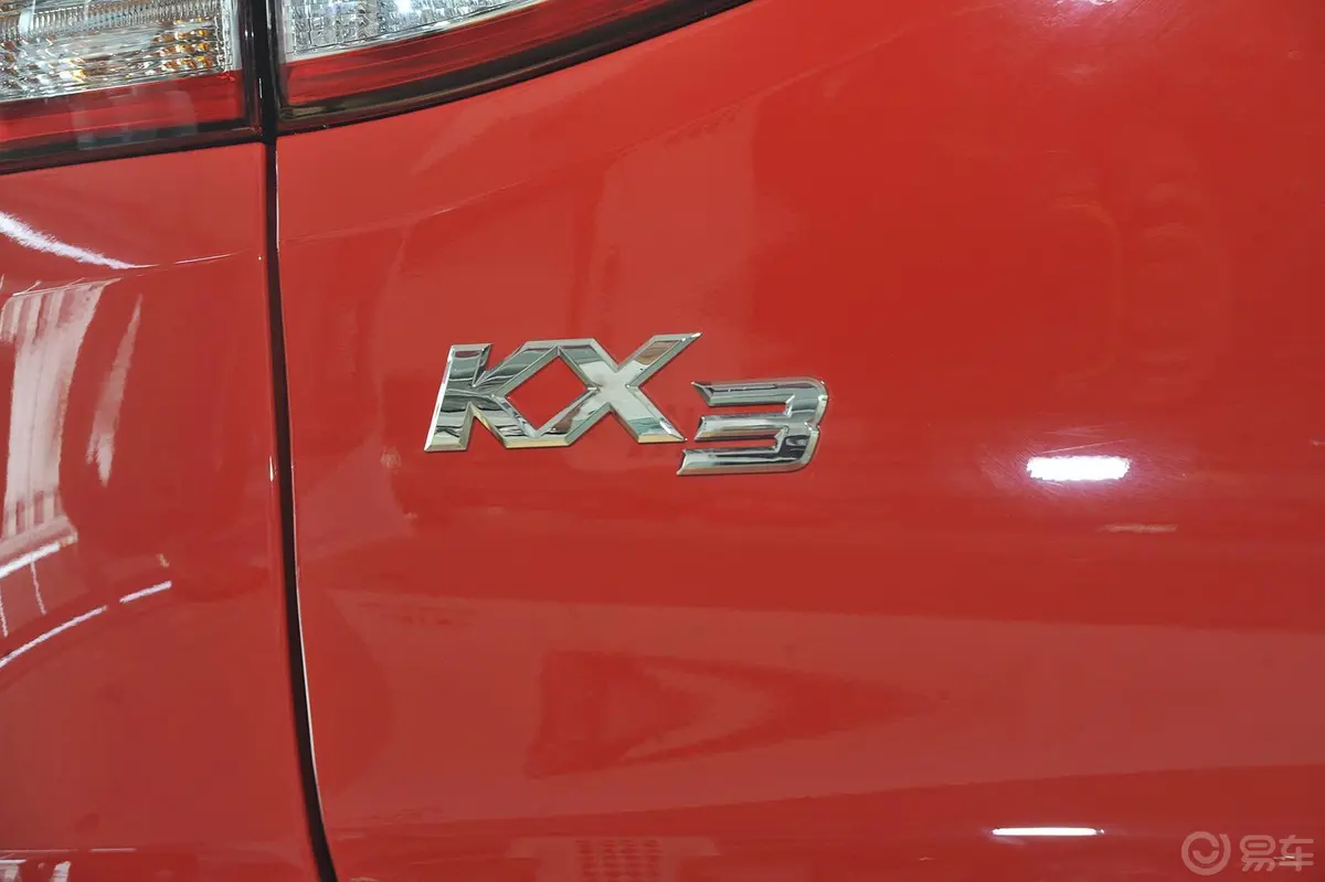 KX3傲跑1.6L 手动 两驱 GLS尾标