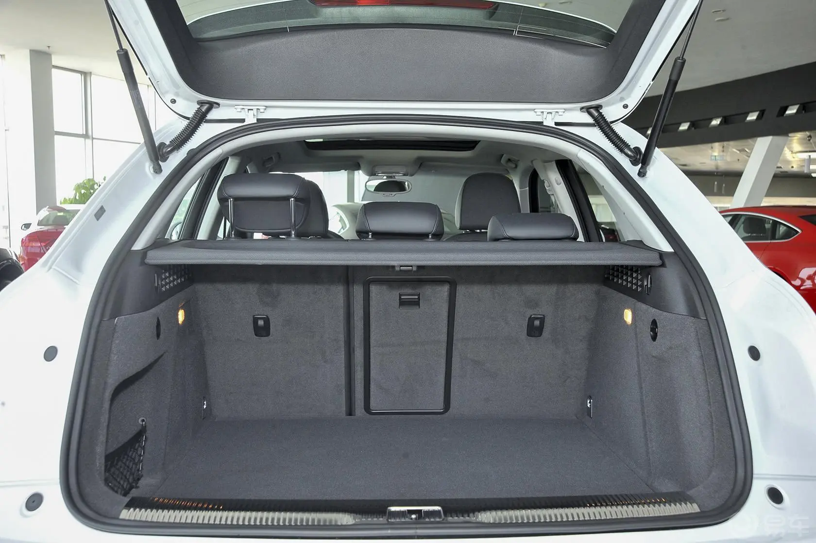 奥迪Q3(进口)40 TFSI quattro 越野型行李箱空间