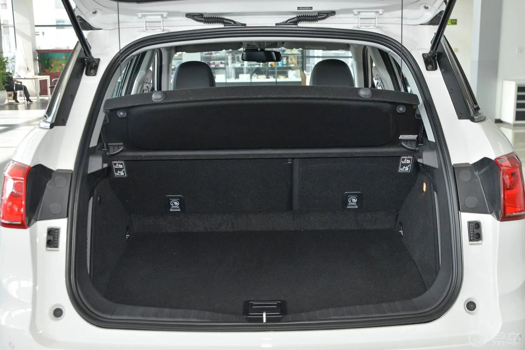 哈弗H6 Coupe2.0T 双离合 两驱 尊贵版行李箱空间
