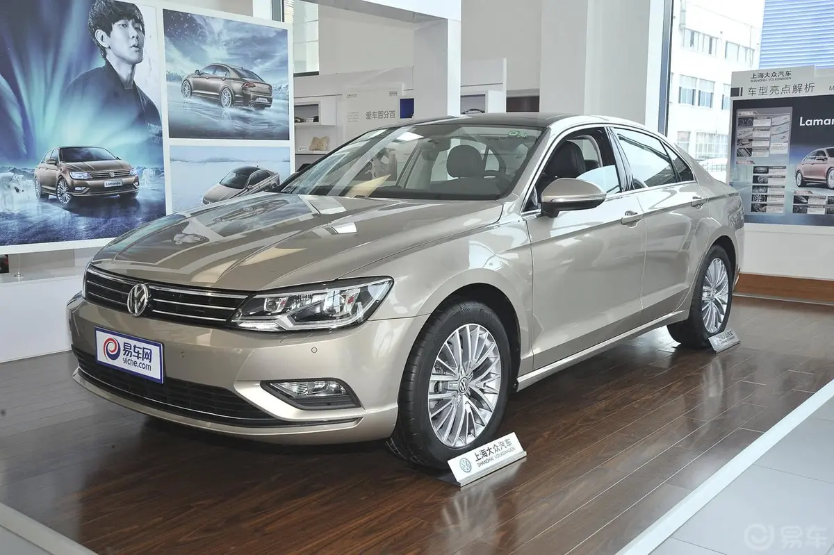 凌渡1.4T  DSG 280TSI 豪华版侧前45度车头向左水平