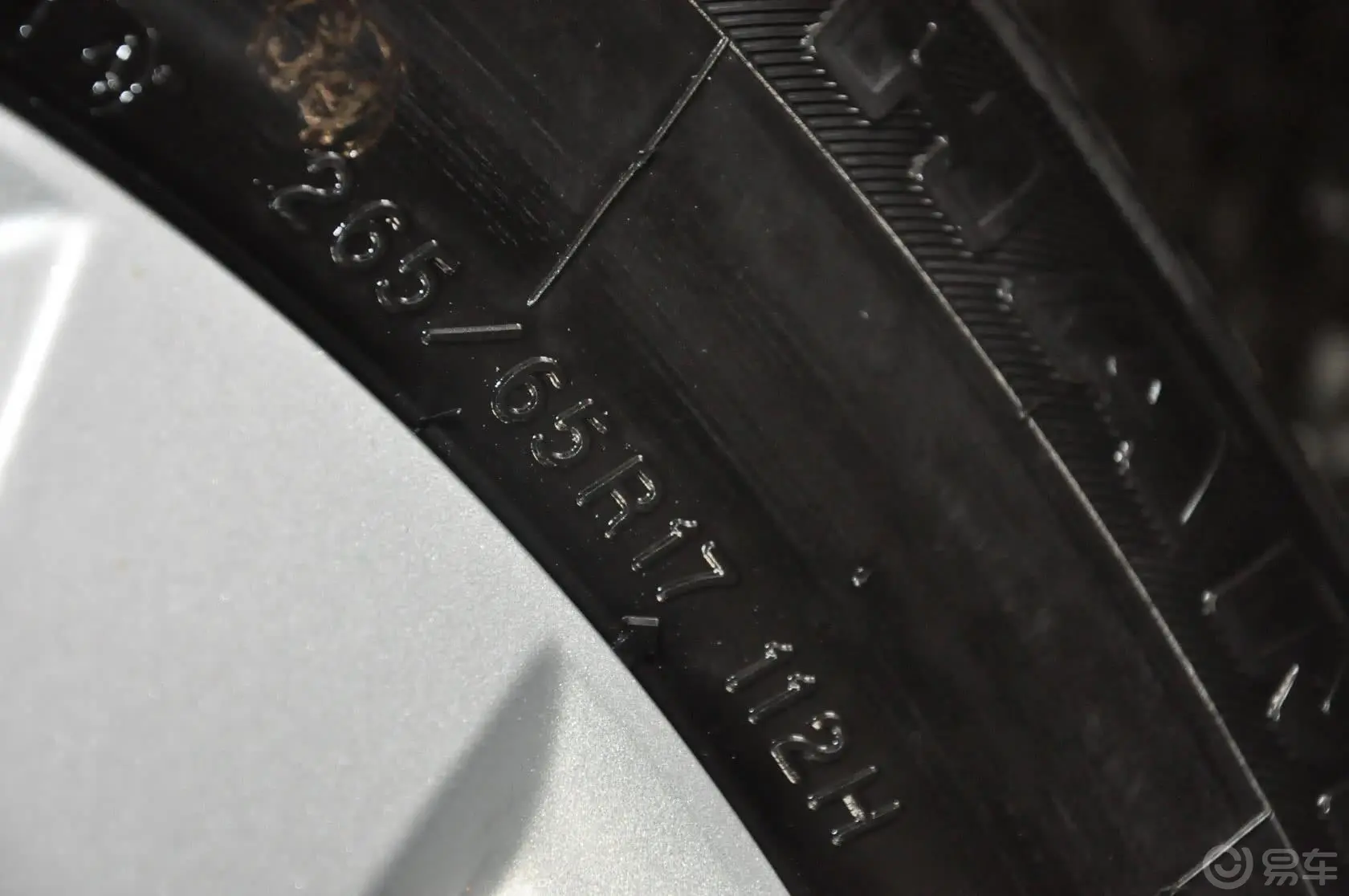 帕杰罗(进口)3.0L 精英版轮胎规格