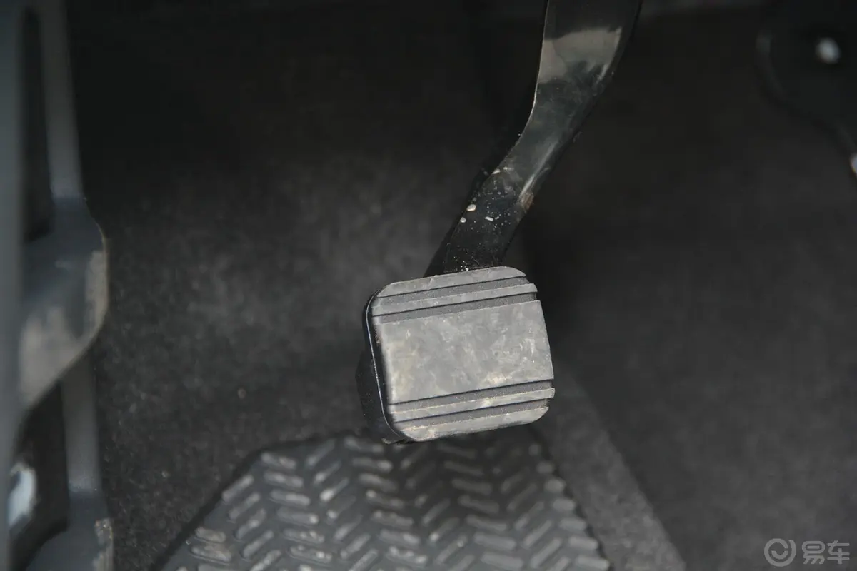 奥德赛改款 2.4L 自动 智酷版驻车制动（手刹，电子，脚刹）