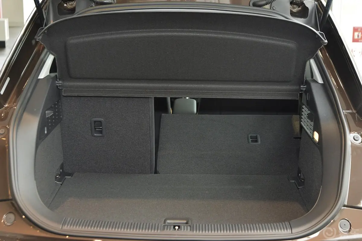 奥迪A130 TFSI 技术型行李箱空间（后排右放倒）