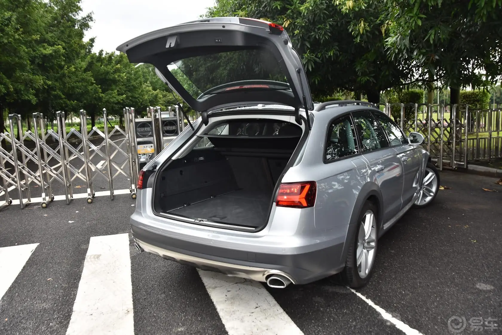 奥迪A6allroad quattro行李厢开口范围