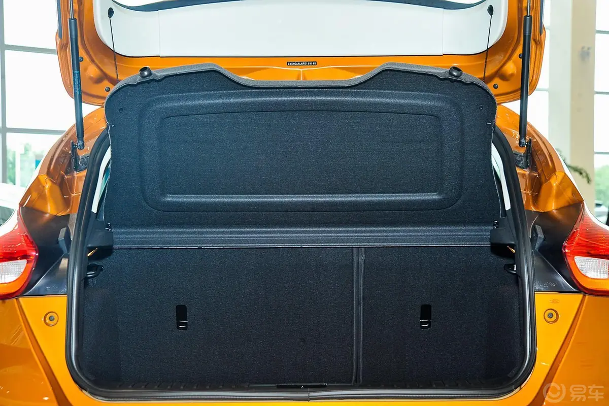 福克斯两厢 Ecoboost180 自动 运动型行李箱空间