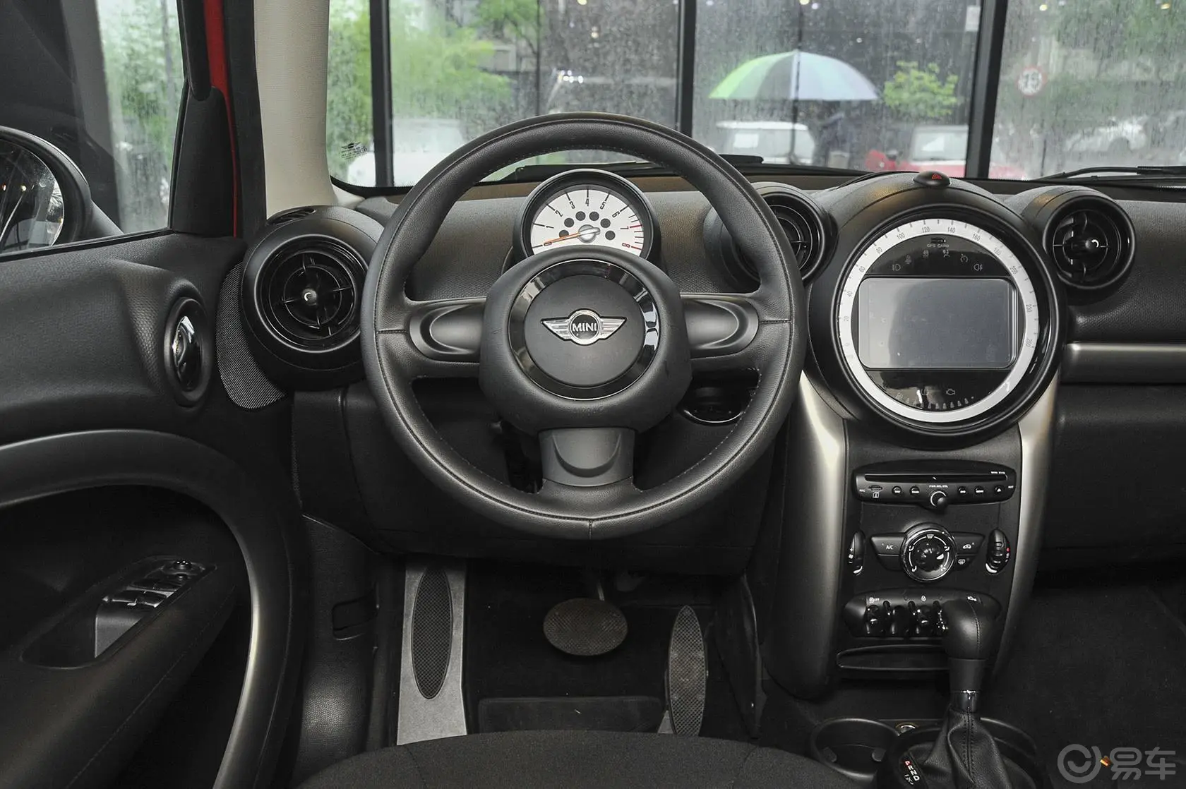 MINI COUNTRYMAN1.6L ONE驾驶位区域