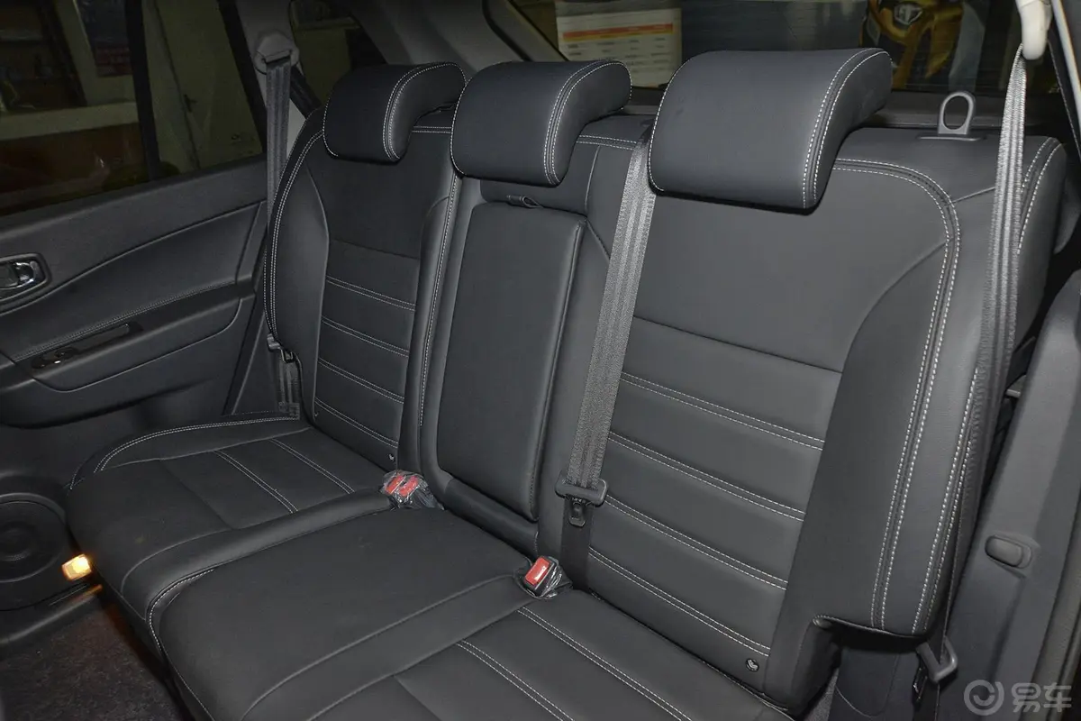 科雷傲(进口)2.5L 四驱 舒适版后排座椅