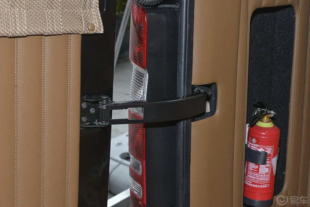 凌特(进口)3.5L 自动 7座 欧规版行李厢支撑杆
