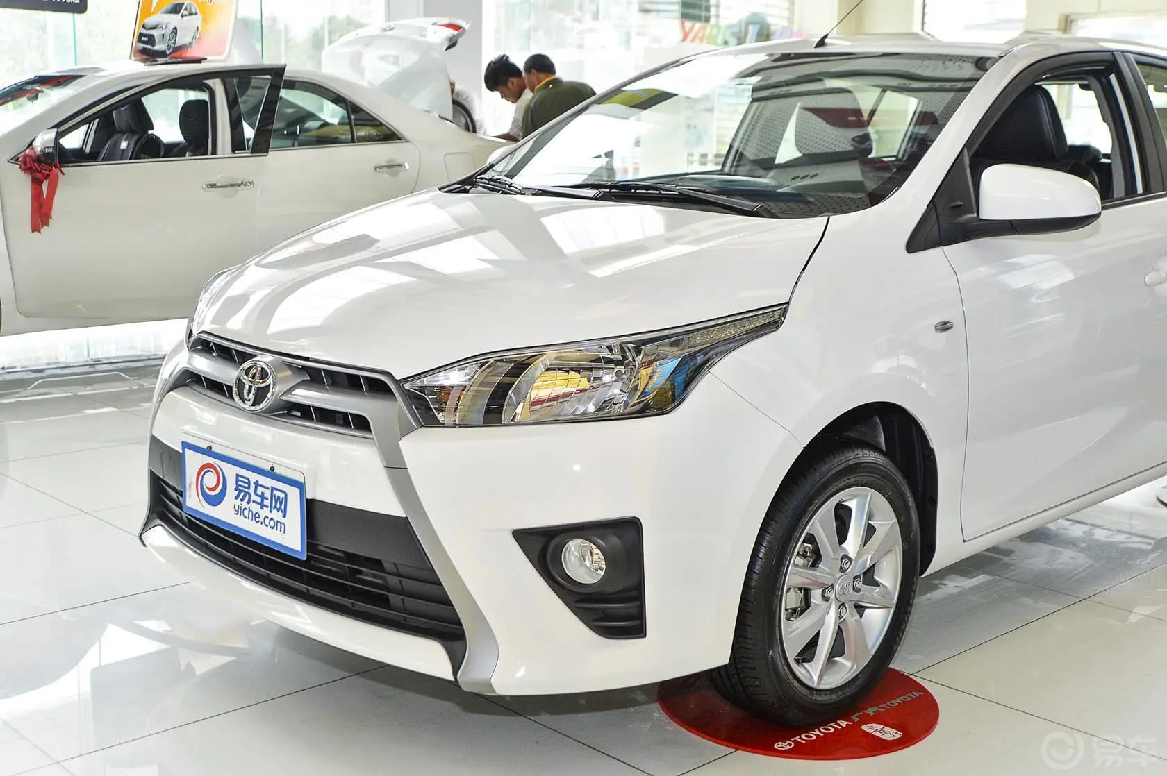 YARiS L 致炫1.5L自动 炫动天窗特别版车头局部