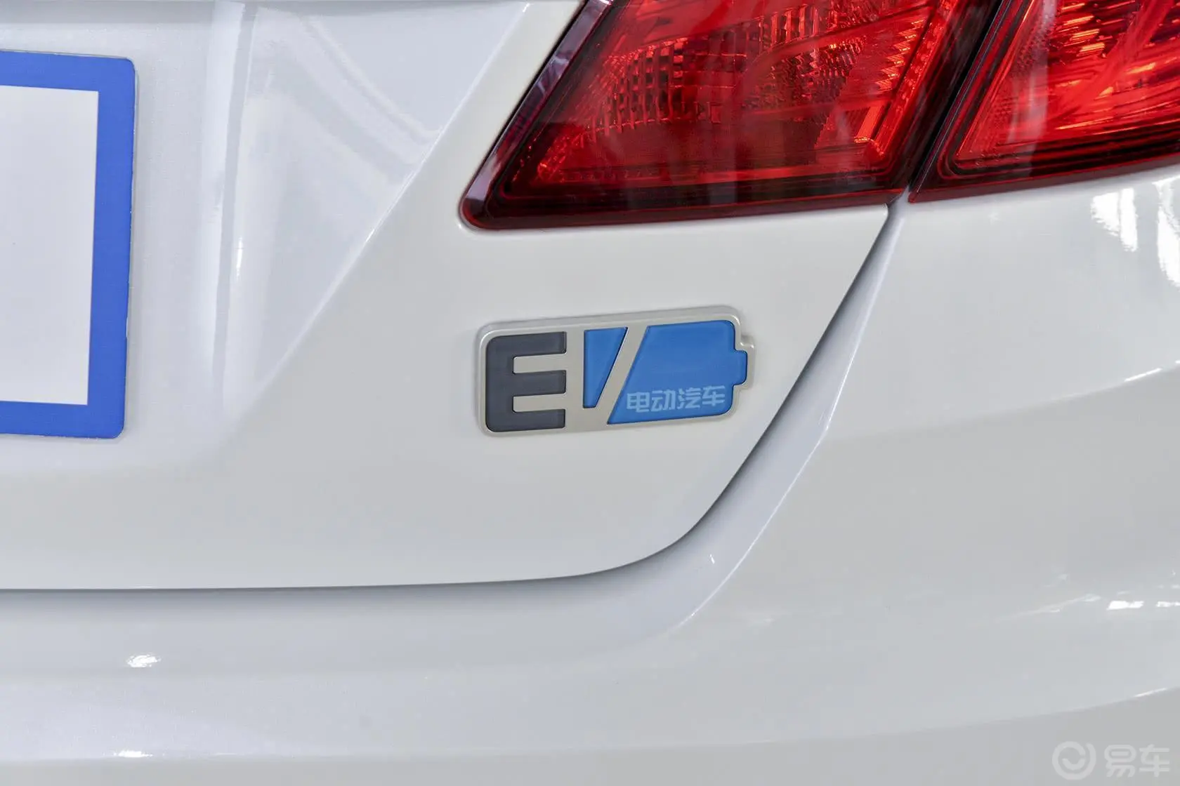 逸动EV纯电动 尊贵型外观