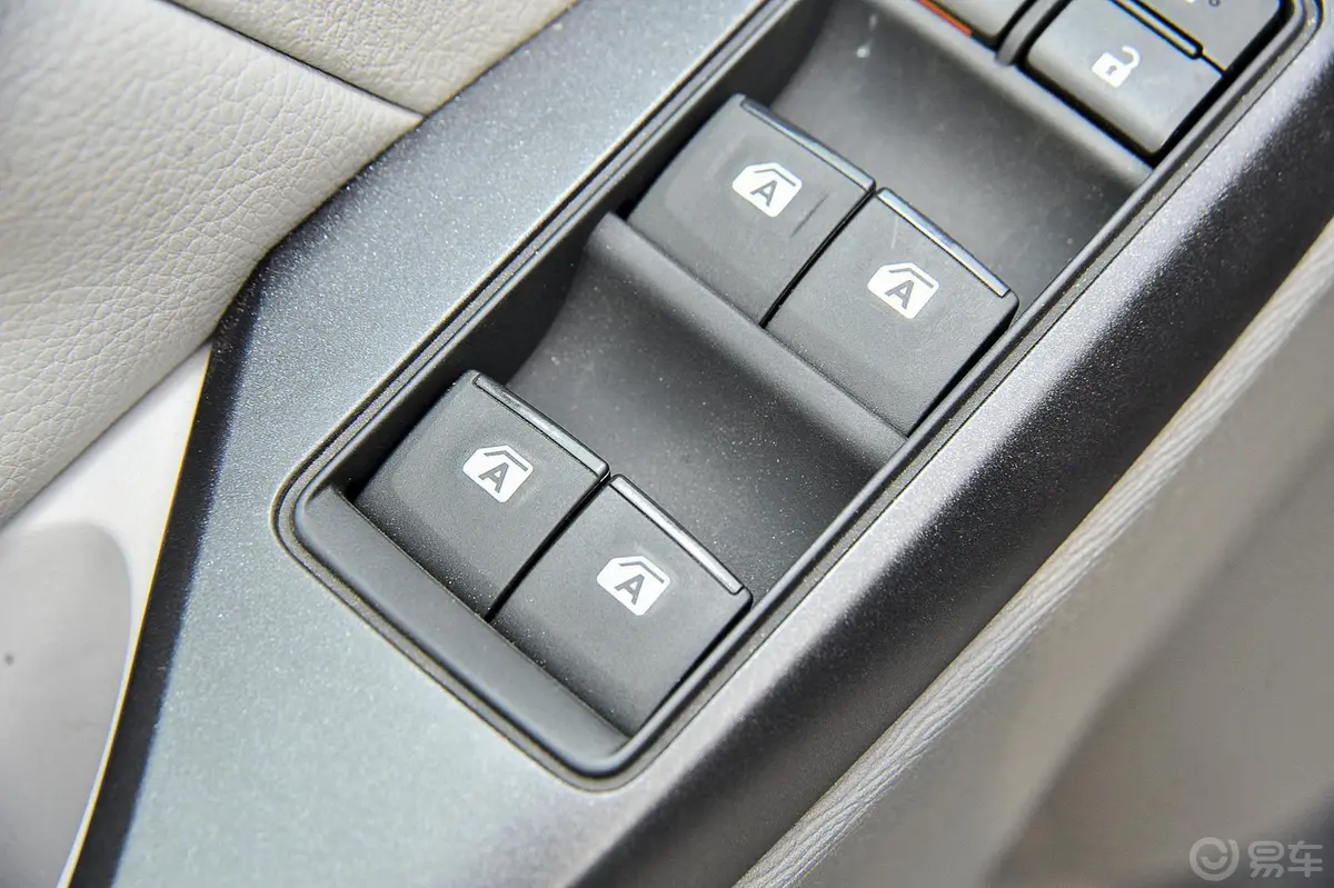 Sienna3.5L 两驱 L 美规版车窗升降键