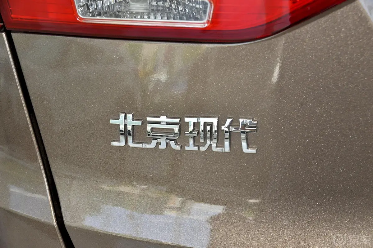 胜达2.4L 两驱 自动 智能型外观