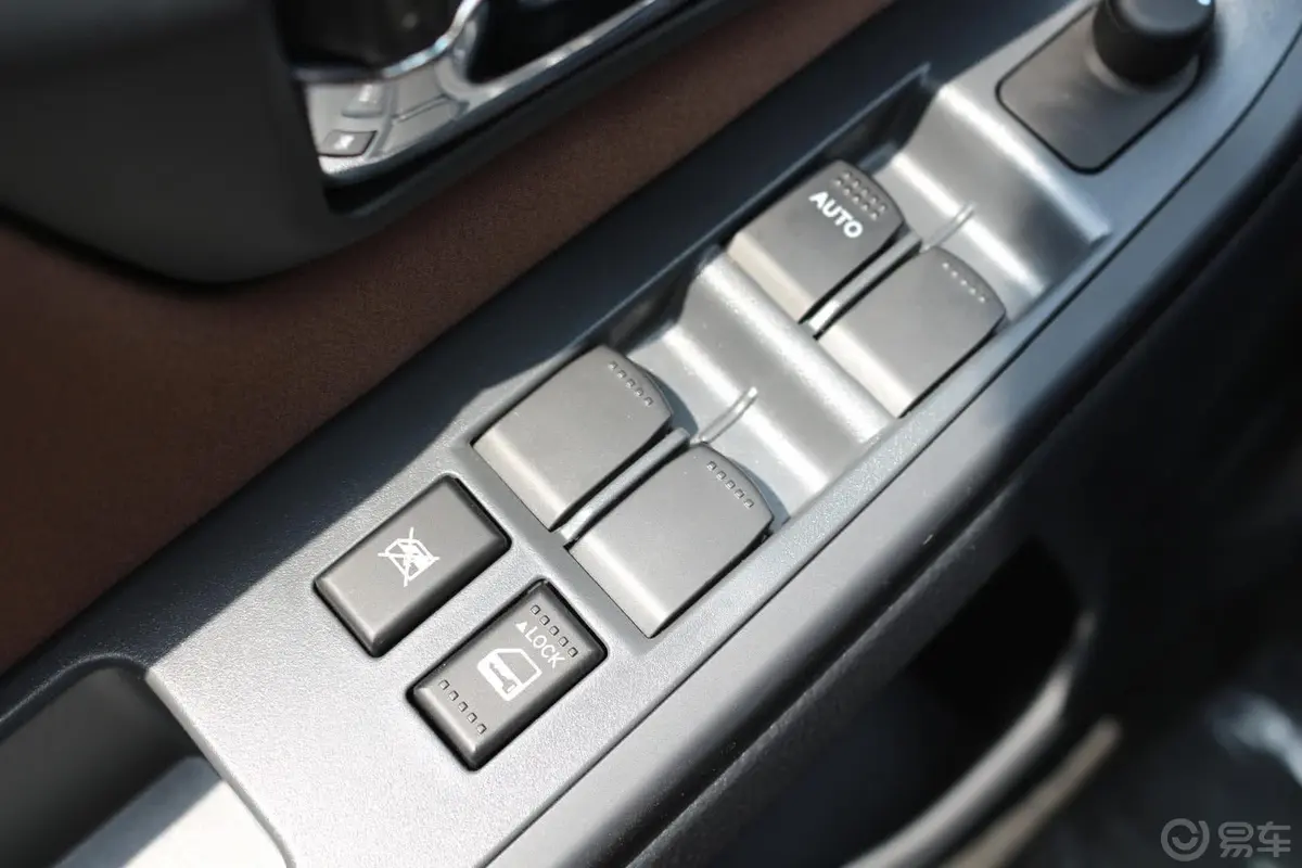天语 SX4两厢 1.6L 自动 酷锐限定版车窗升降键