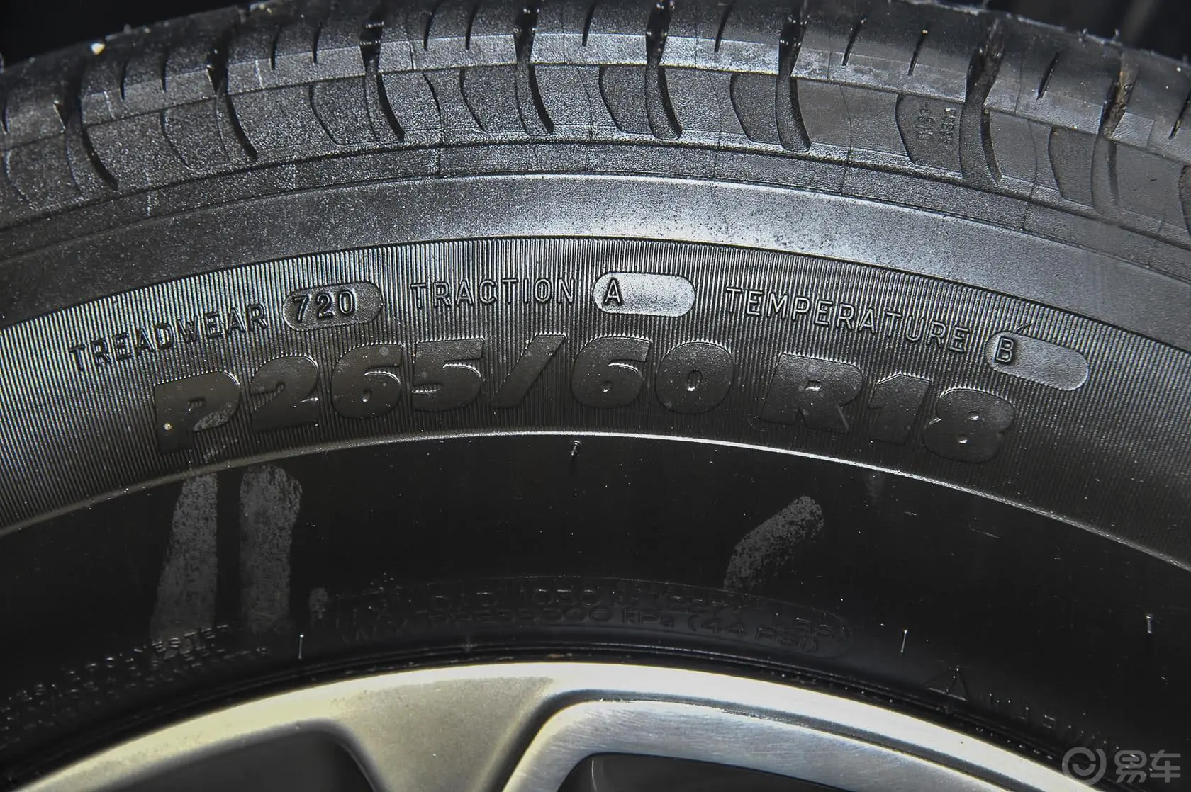 大切诺基(进口)3.0L 舒享导航版轮胎规格