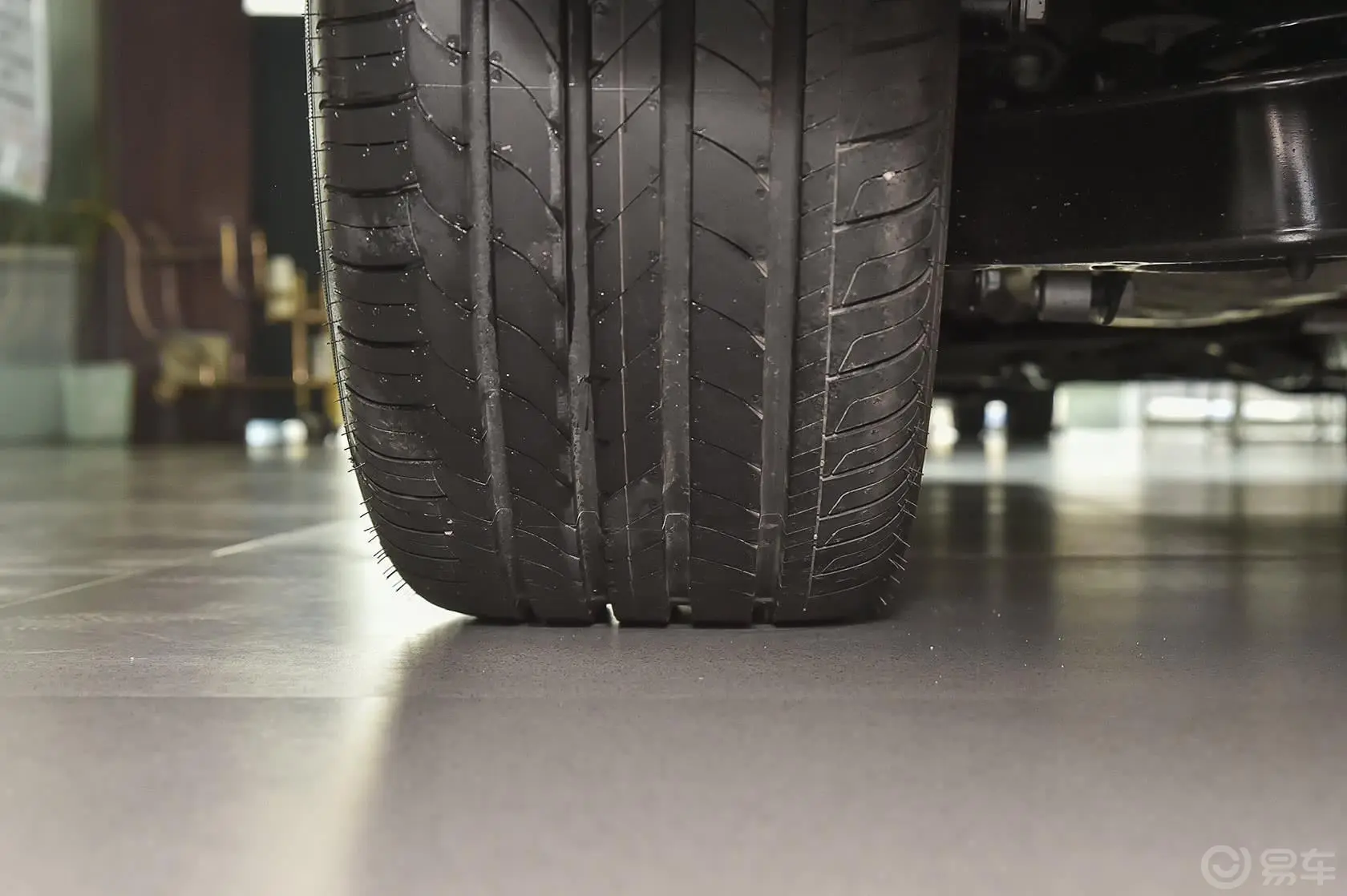 一汽-大众CC1.8T 双离合 尊贵型轮胎花纹