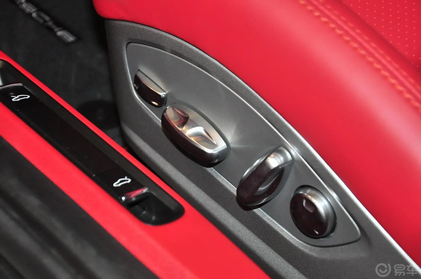 保时捷911Carrera 4 GTS Cabriolet 3.8L座椅调节键